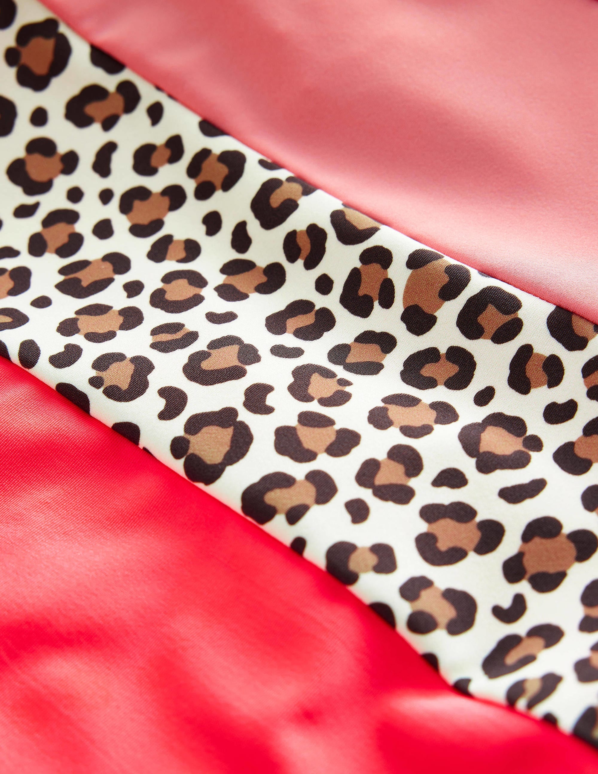 Patterned Rash Vest Set-Soft Truffle Leopard Print - Image 3