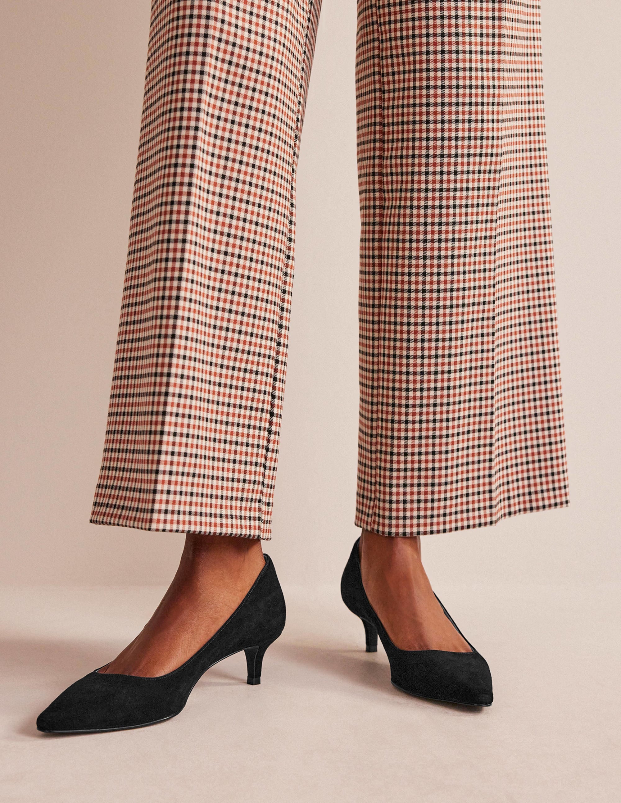 Lara Low-Heeled Court Shoes-Black - Image 1