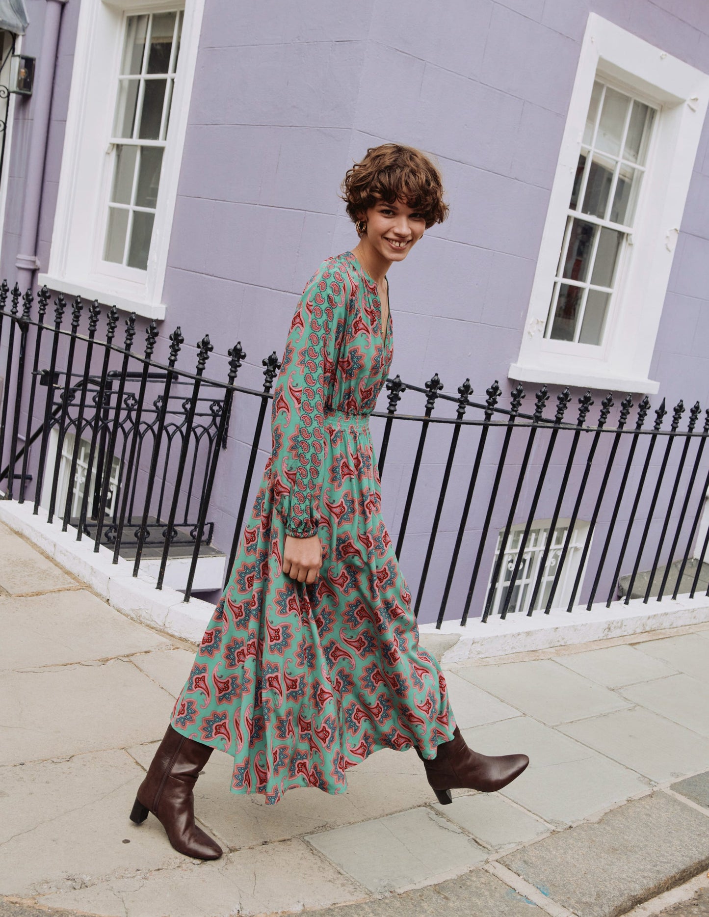 Border Print Raglan Midi Dress-Green, Paisley Amaryllis