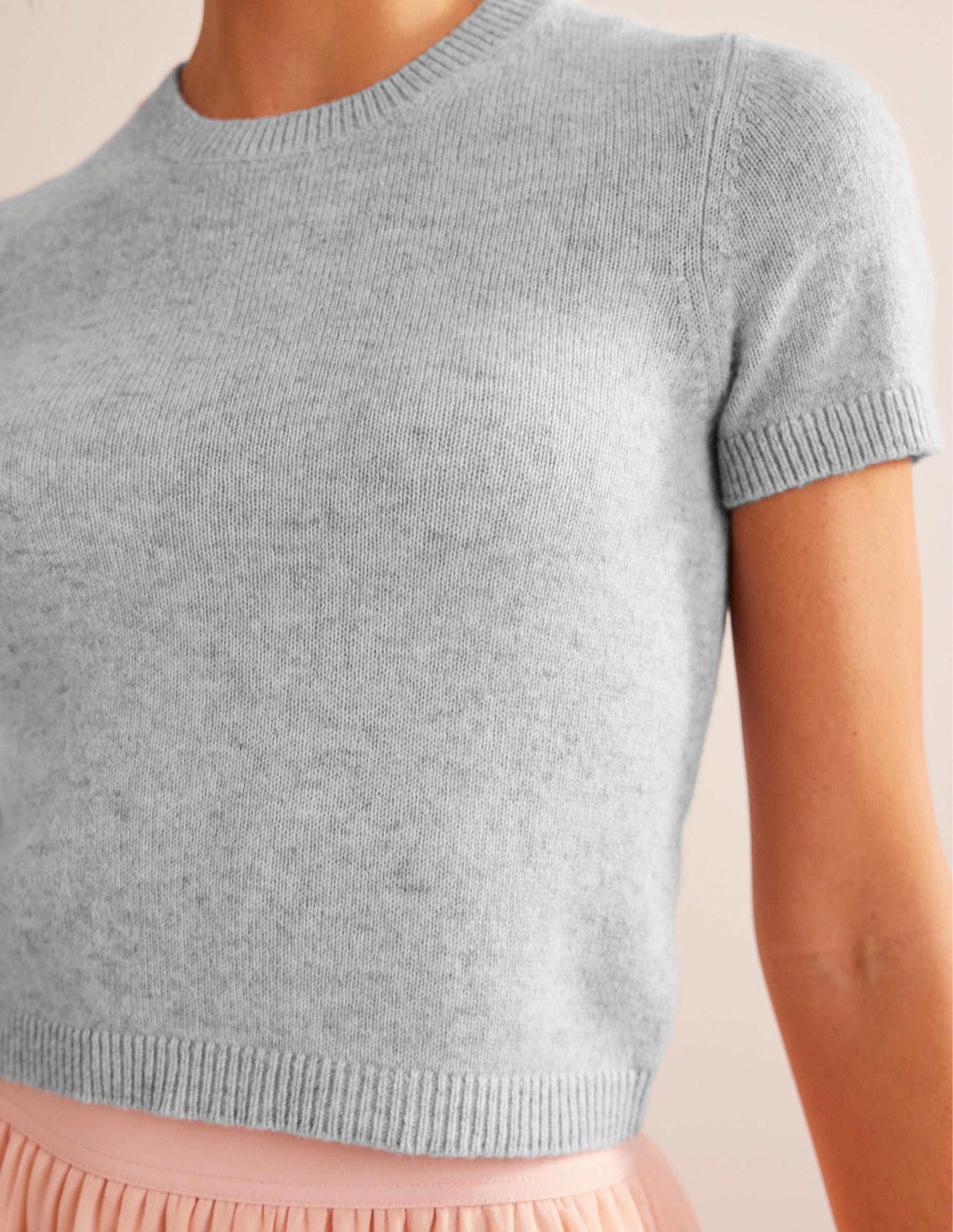 Cropped Cashmere T-Shirt-Pale Grey Melange - Image 4