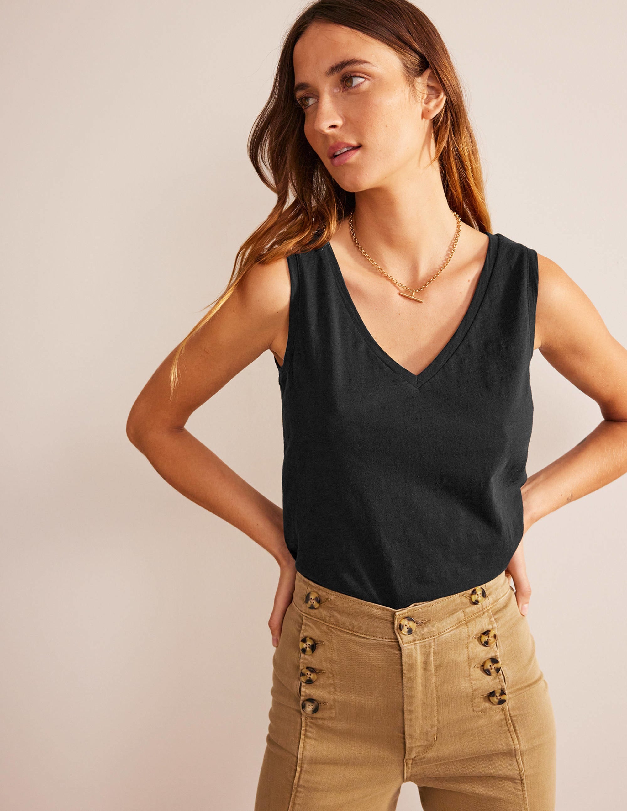 Regular V-neck Slub Vest-Black - Image 1
