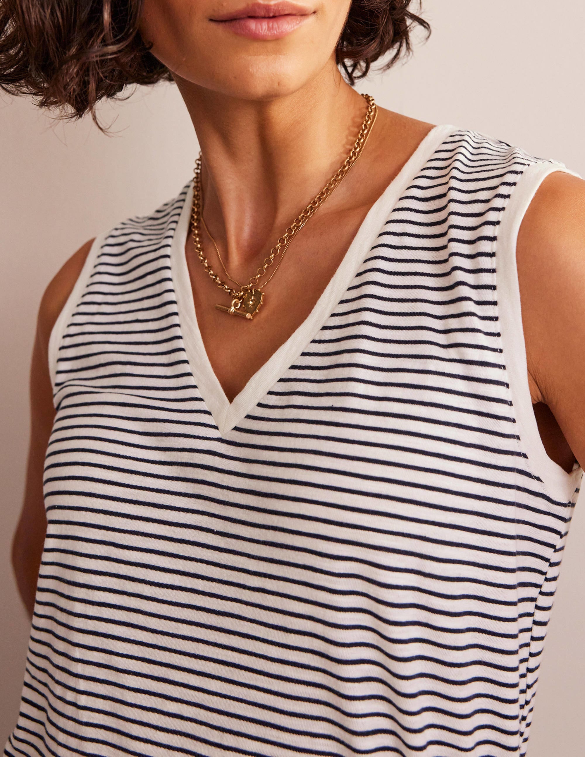 Regular V-neck Slub Vest-Navy, Ivory - Image 2