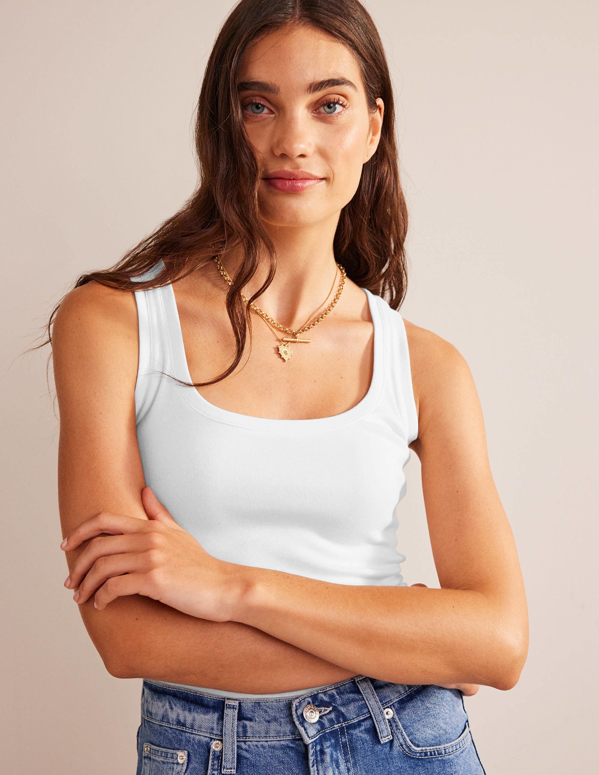 Essential Scoop-Neck Vest-White - Image 1