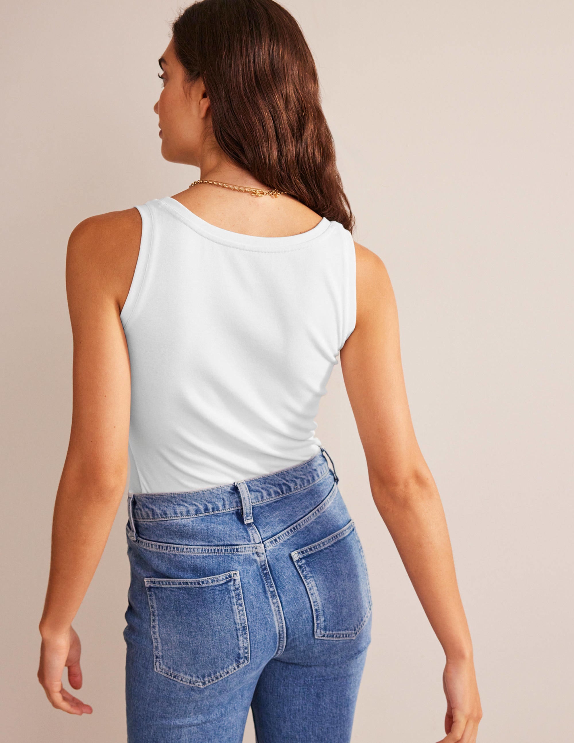 Essential Scoop-Neck Vest-White - Image 3
