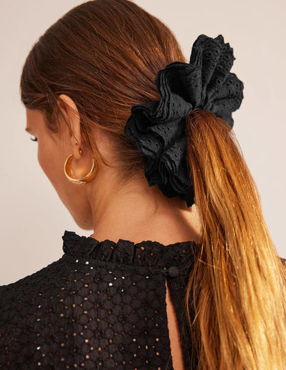 Broderie Scrunchie-Black-1