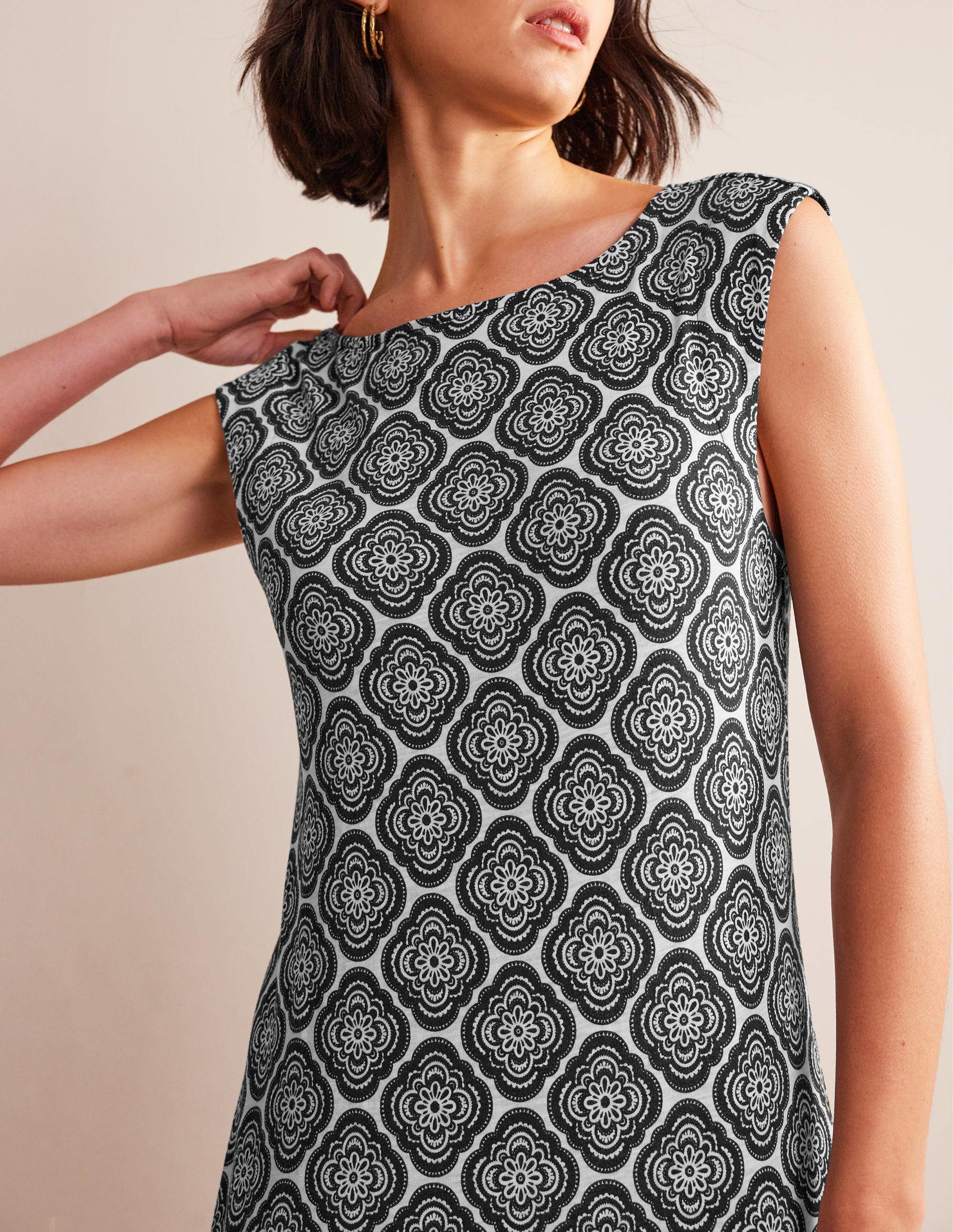 Sleeveless Jersey Shift Dress-Black, Botanic Blush-4