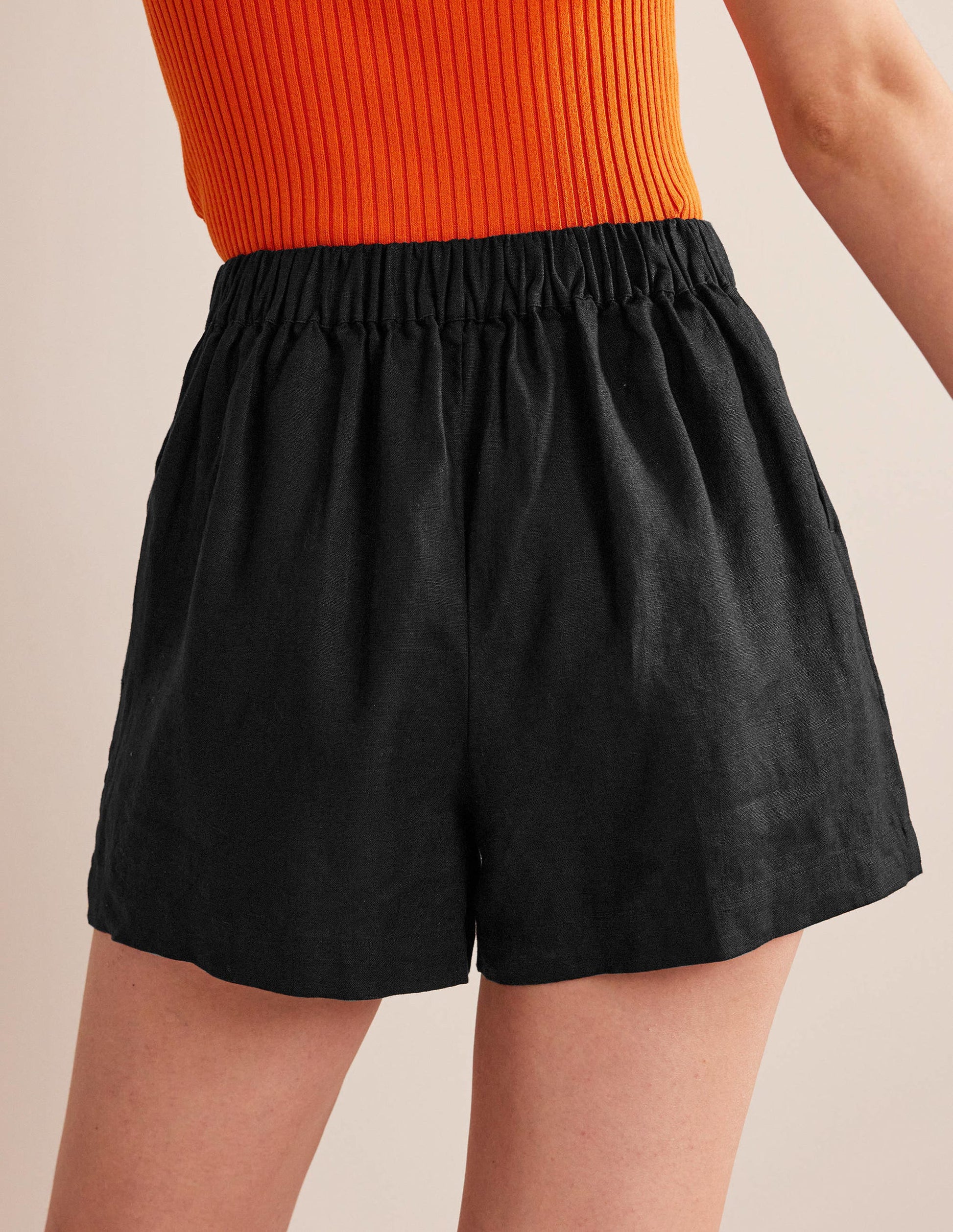 Pull-on Linen Shorts-Black-3