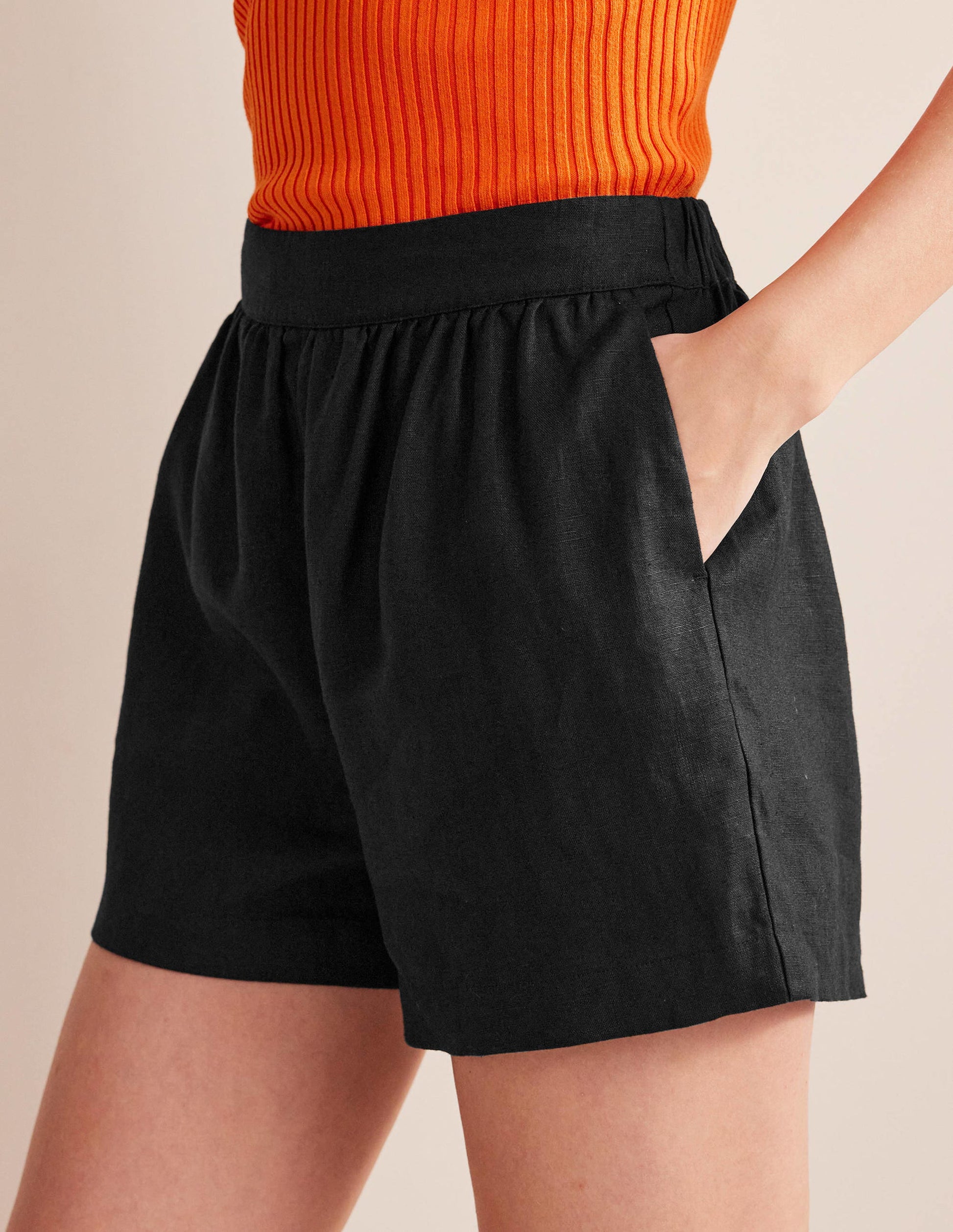 Pull-on Linen Shorts-Black-4