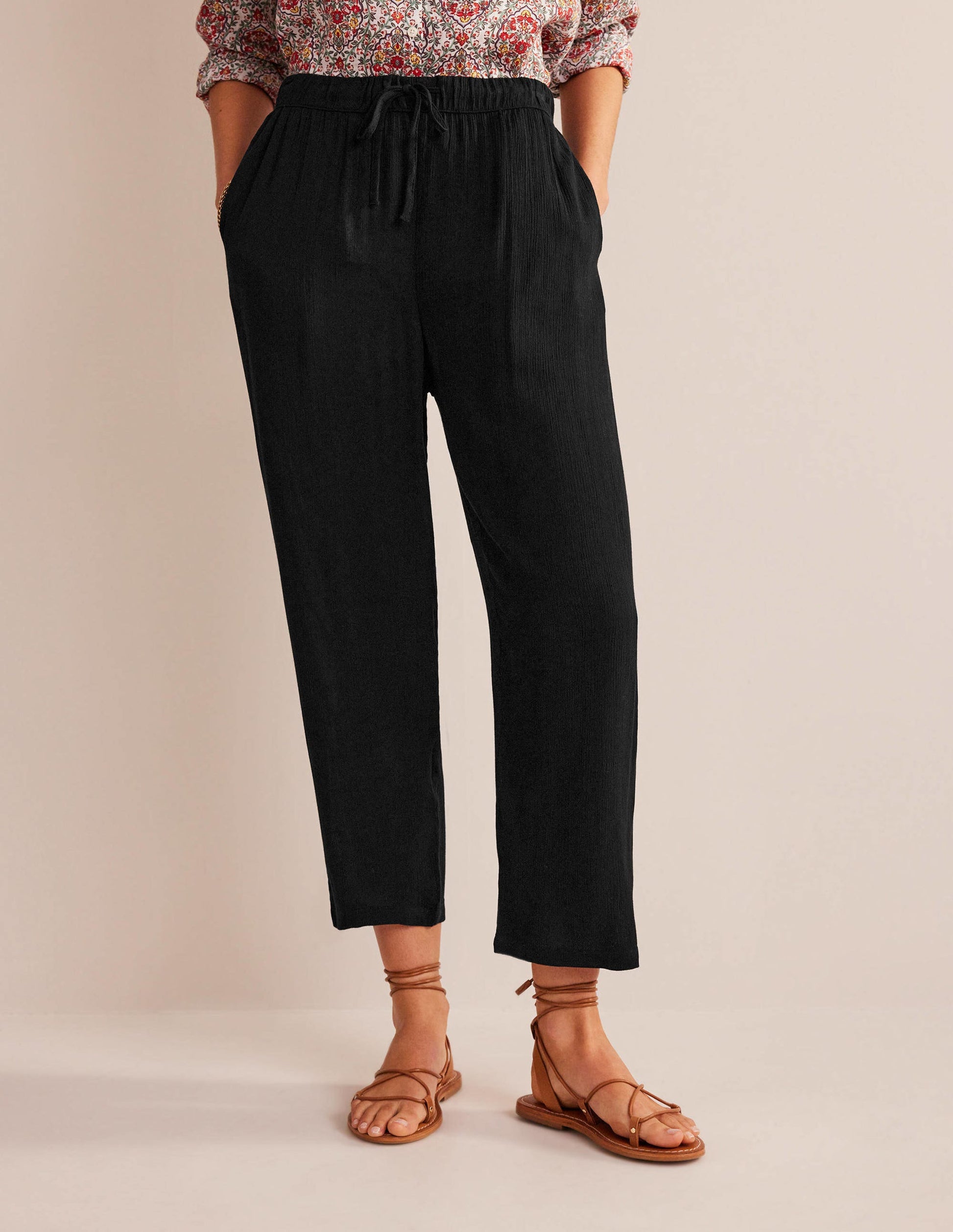 Crinkle Tapered Trousers-Black-4