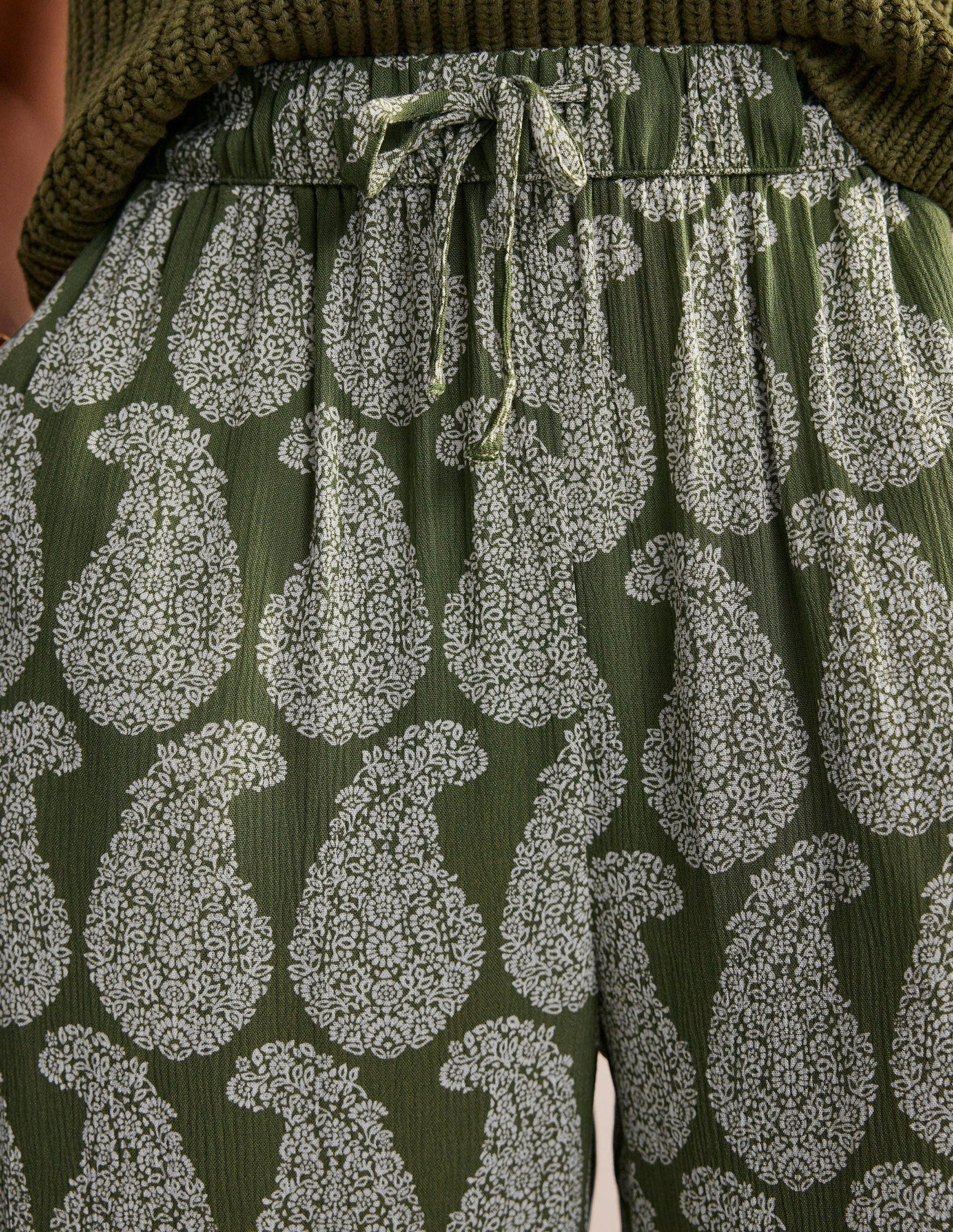 Crinkle Tapered Trousers-Spruce, Sweet Paisley-2