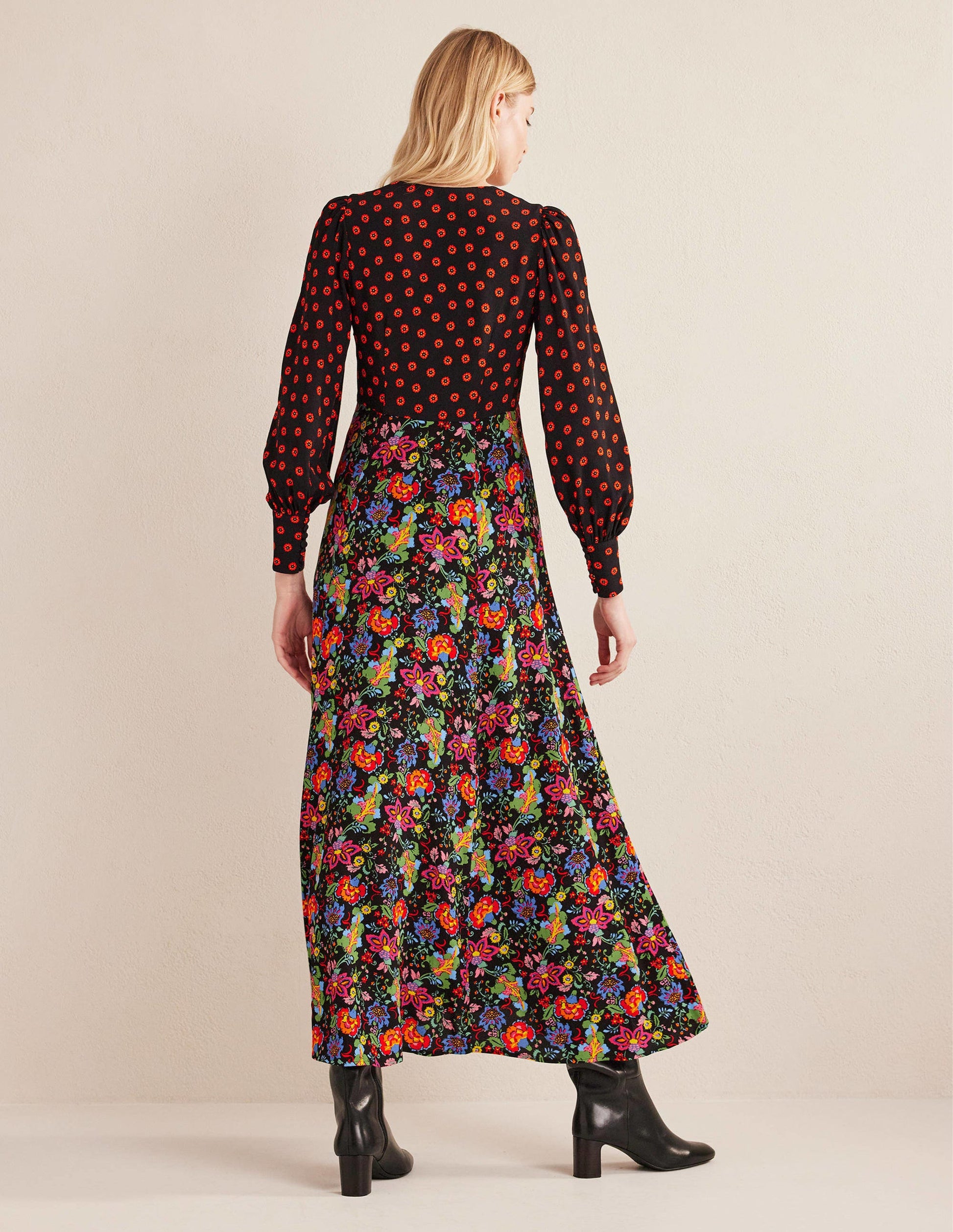 Blouson Sleeve Maxi Tea Dress-Black, Carnation Garden-3