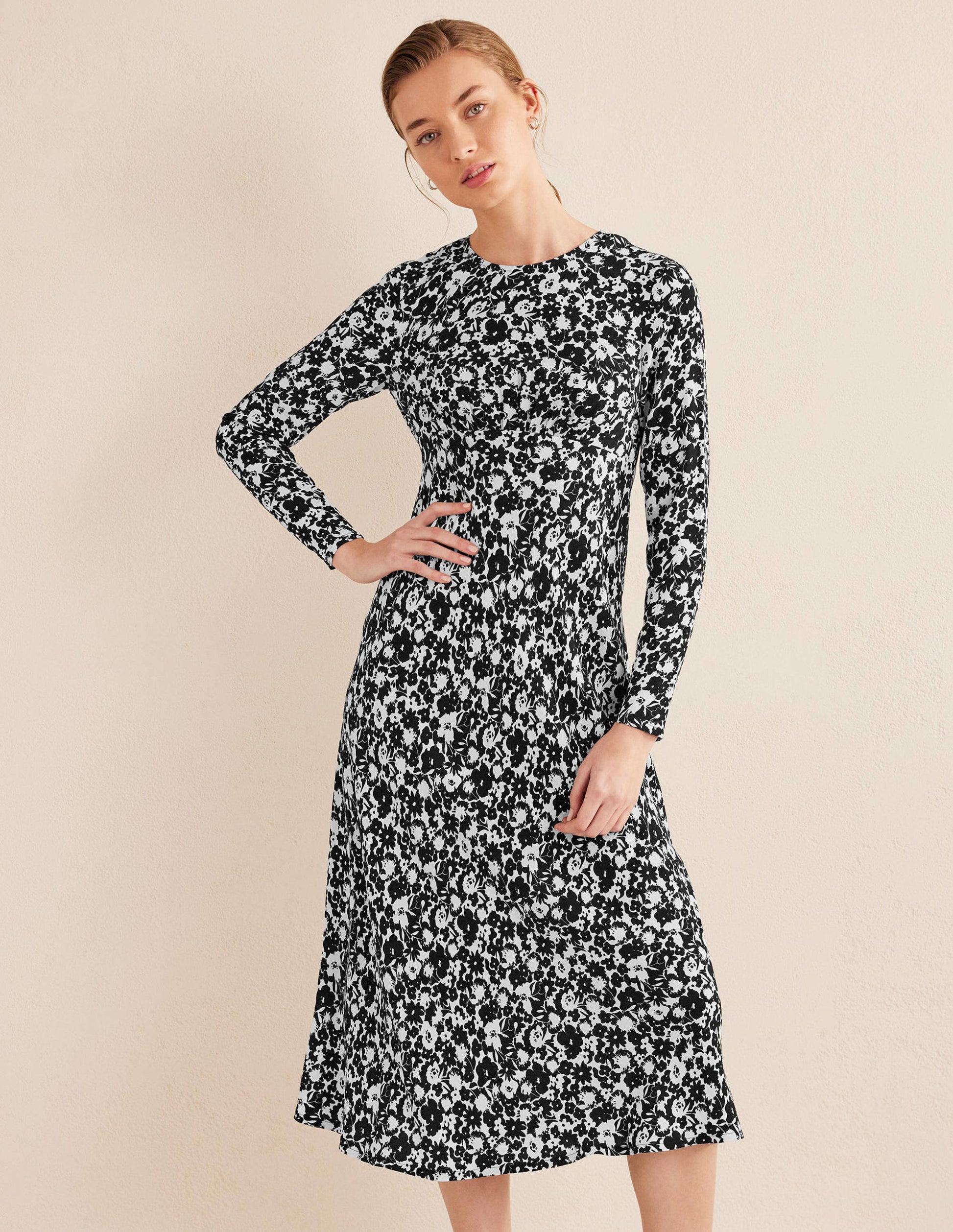 Crew Neck Midi Tea Dress-Black, Bloom Silhouette-1