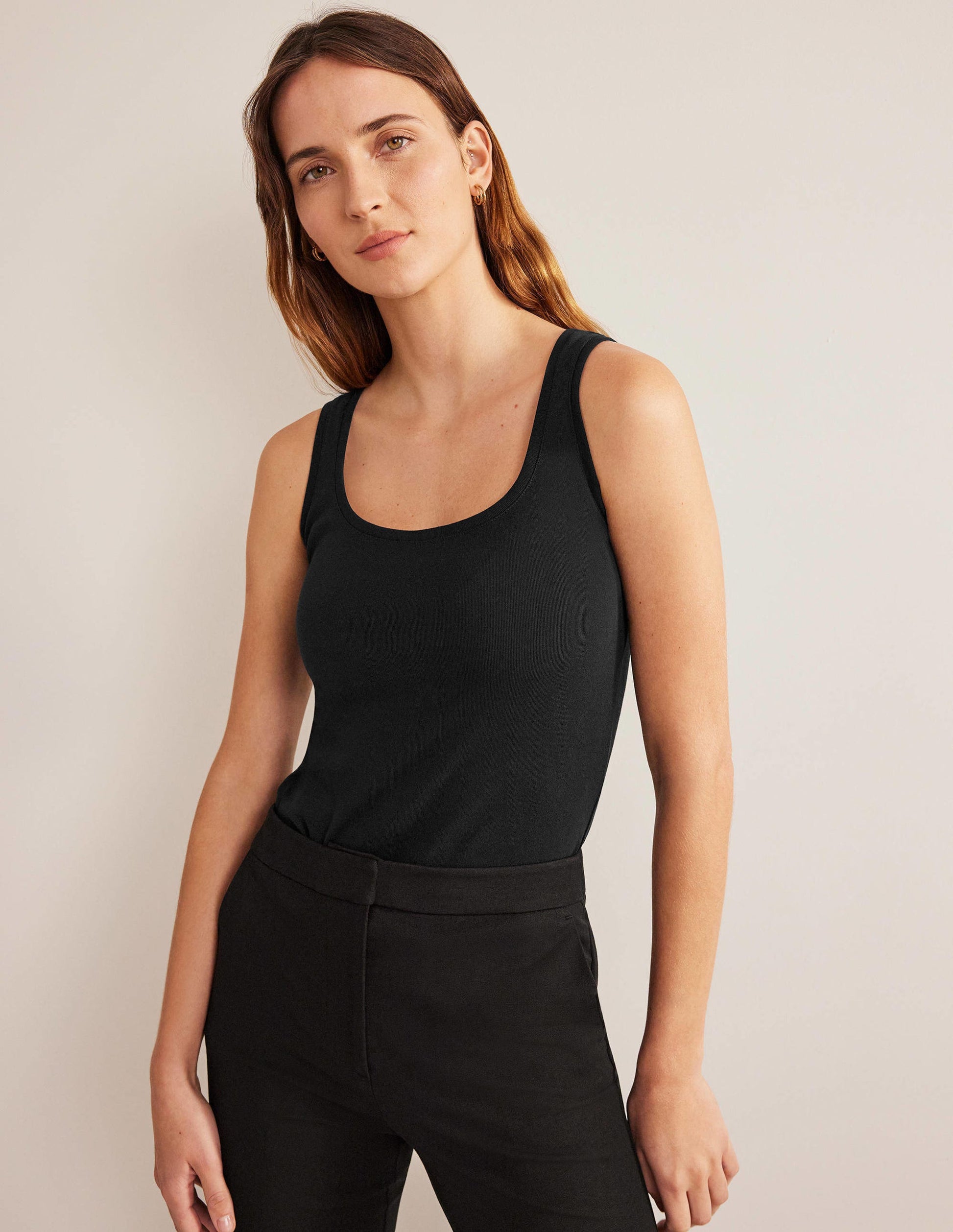 Essential Vest-Black-4