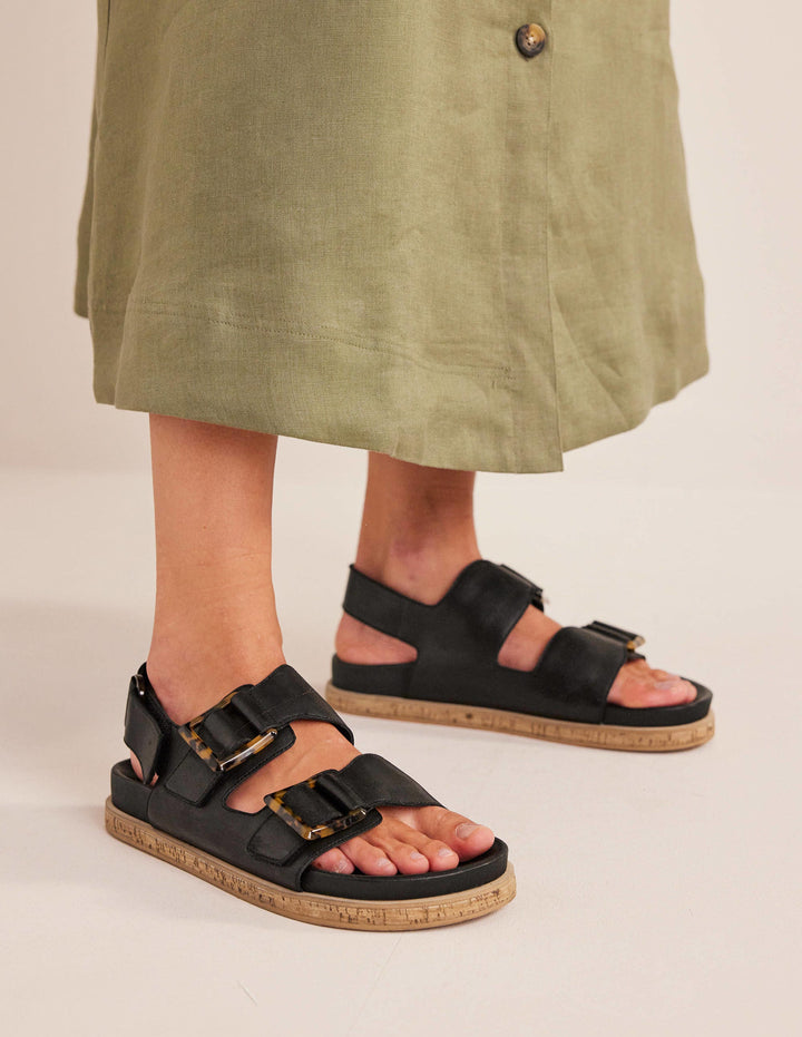 Chunky Flat Buckled Sandals-Black