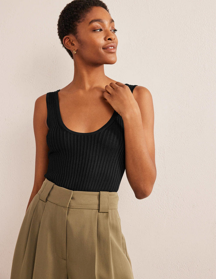Cropped Scoop Ribbed Vest-Black
