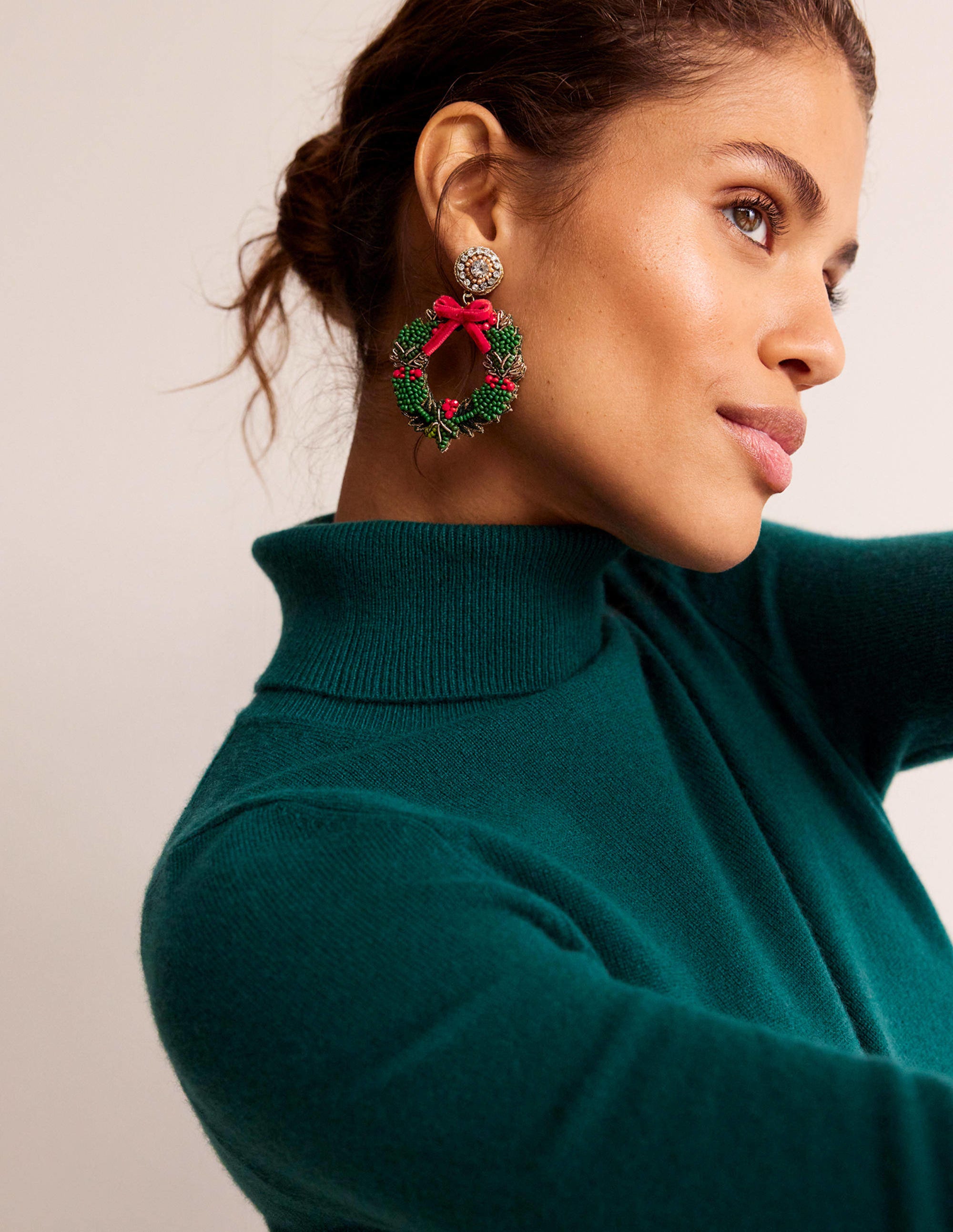 Festive Embellished Earrings-Wreath - Image 1