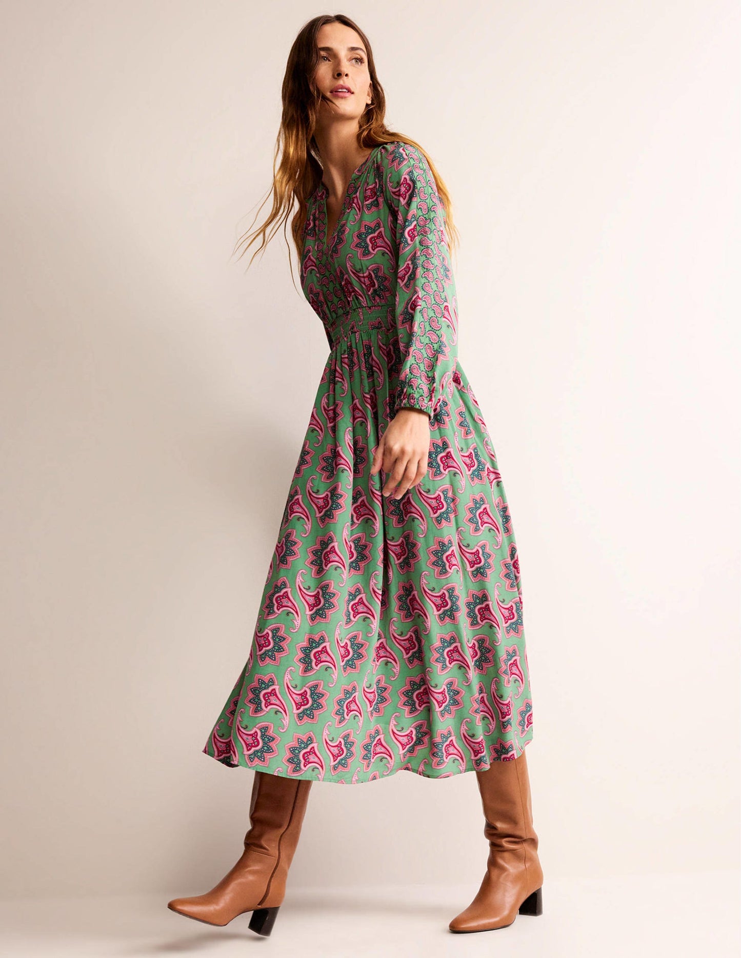 Border Print Raglan Midi Dress-Green, Paisley Amaryllis
