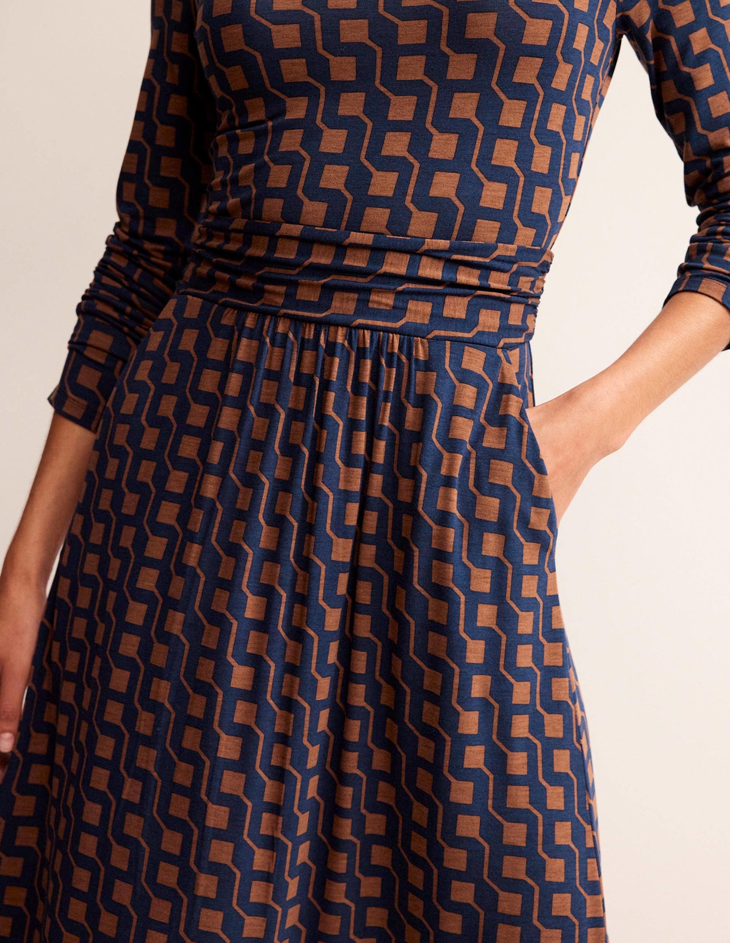 Abigail Jersey Dress-Cognac, Cube Geo