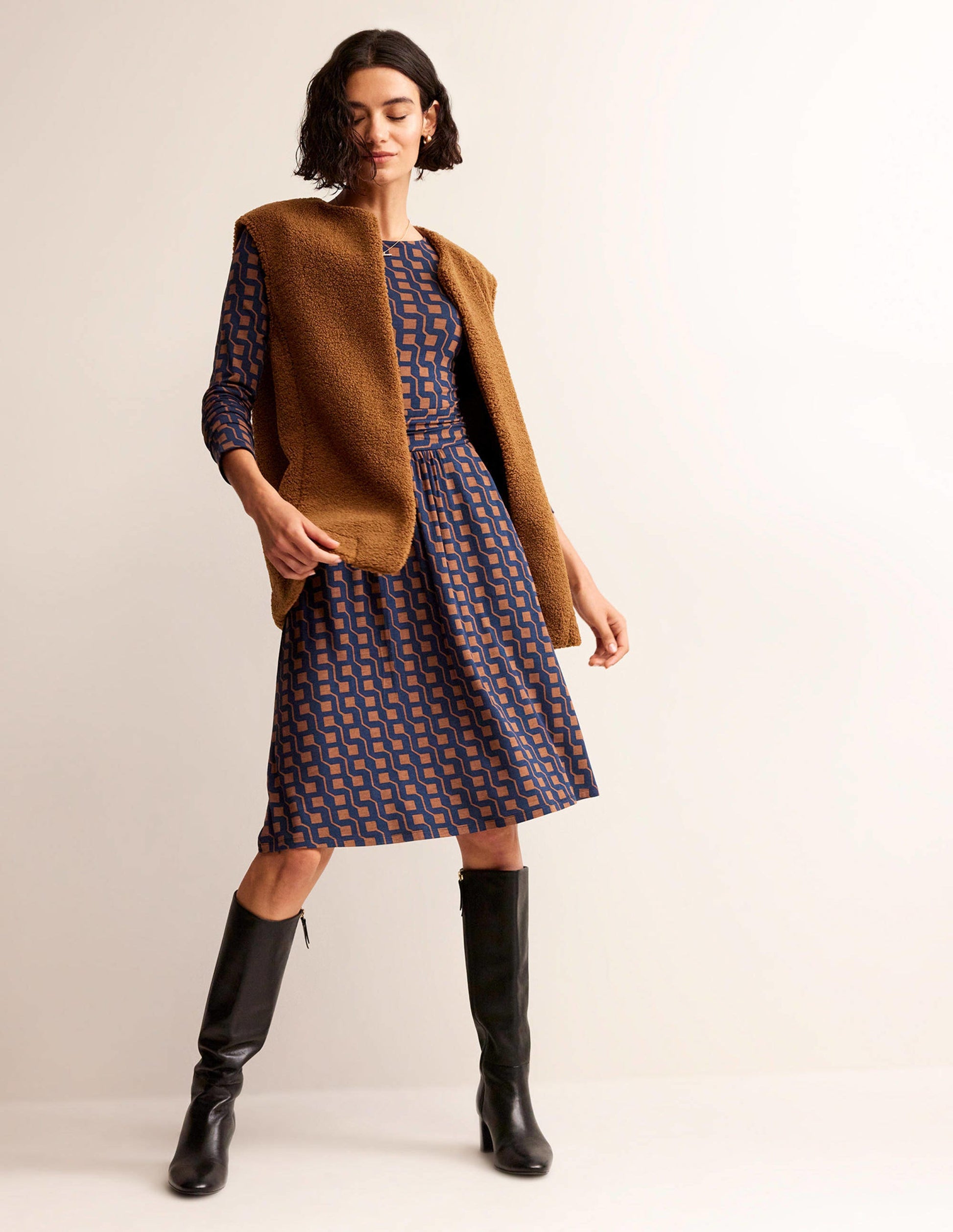 Abigail Jersey Dress-Cognac, Cube Geo-4