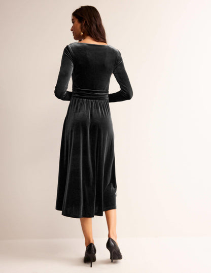 Abigail Velvet Midi Dress-Black-4