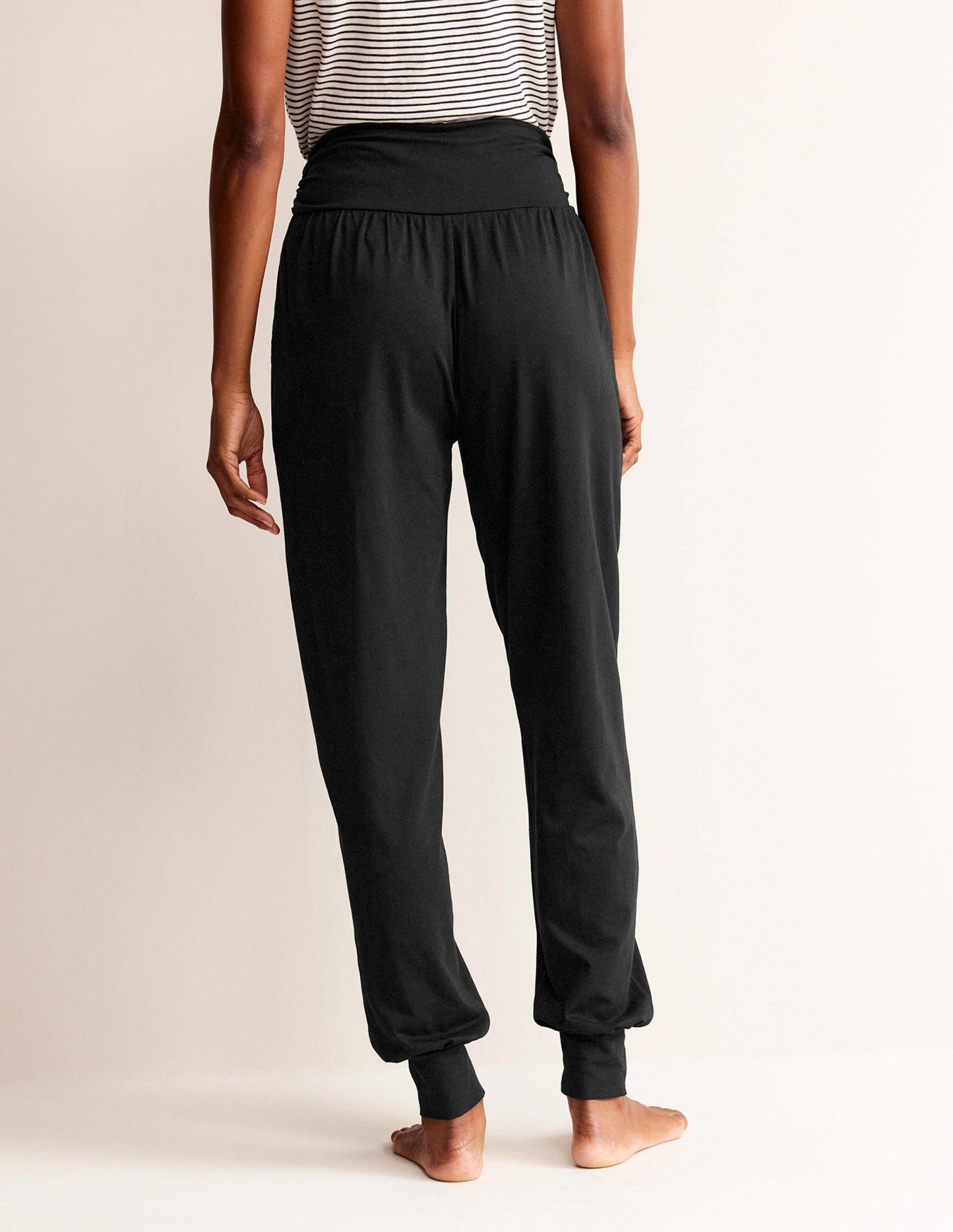 Hareem Jersey Joggers-Black