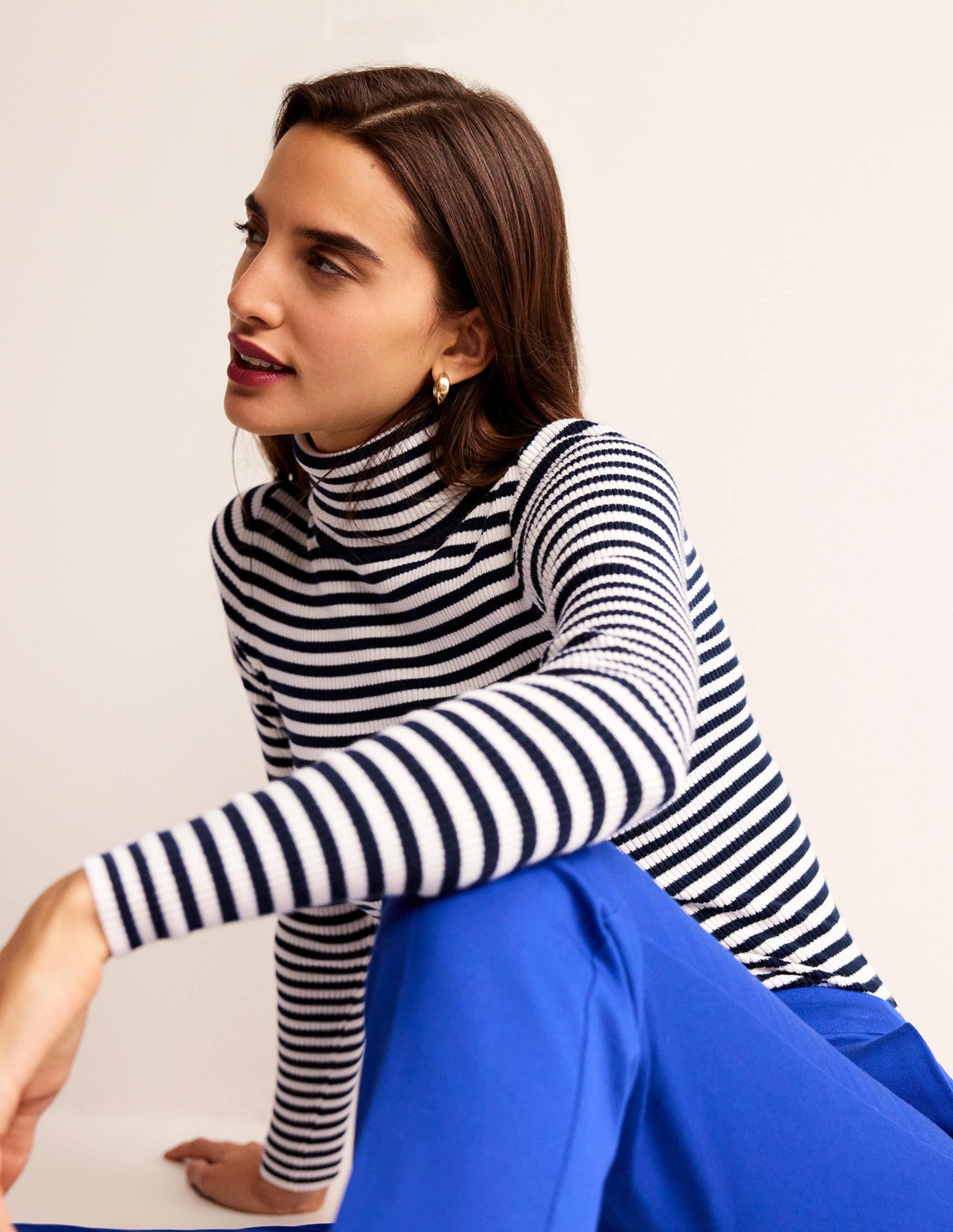 Catriona Roll Neck Jumper-Navy and Ivory - Image 4
