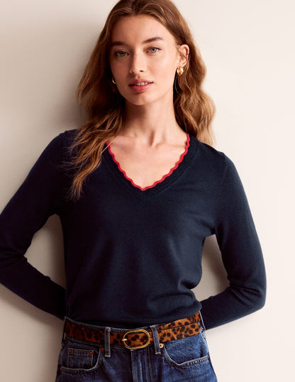 Merino Scallop V-Neck Jumper-Navy