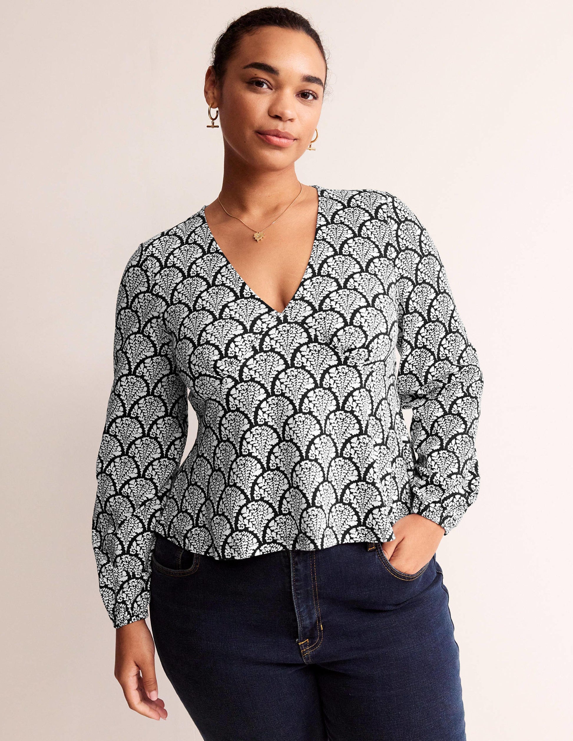 V-Neck Peplum Top-Black, Blossomy-7