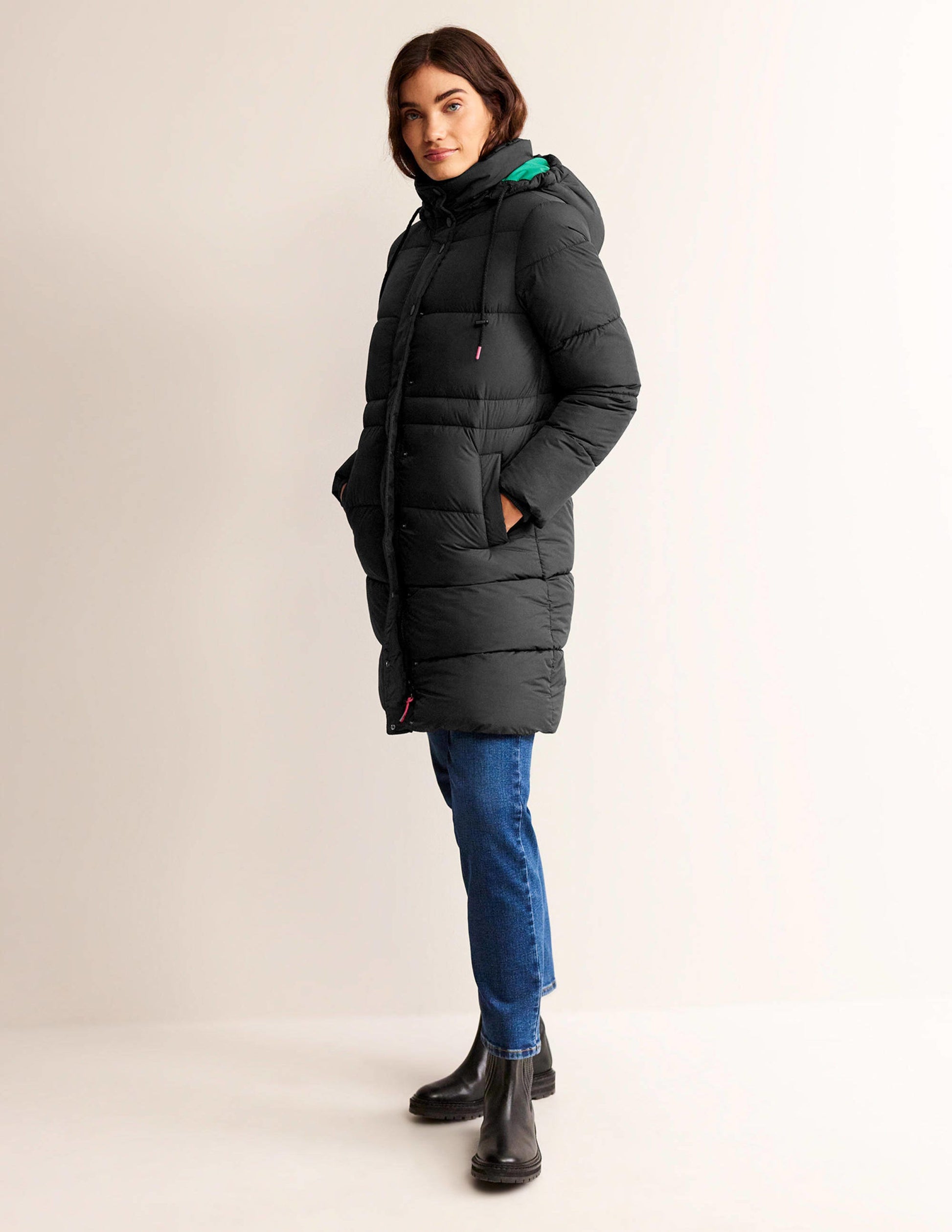 Bamburgh Puffer Coat-BLACK-5