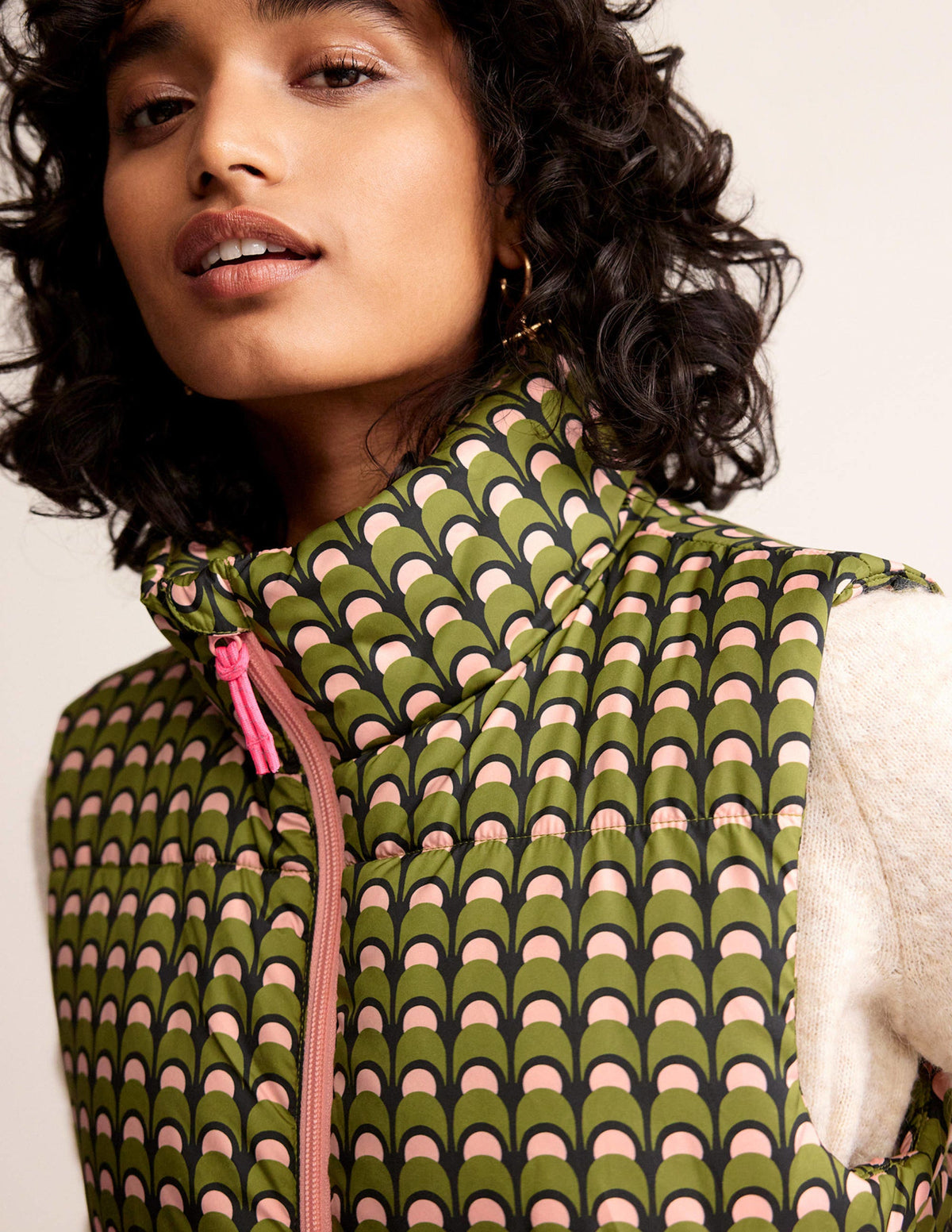 Fife Quilted Gilet-Chalky Pink, Geo Charm - Image 2