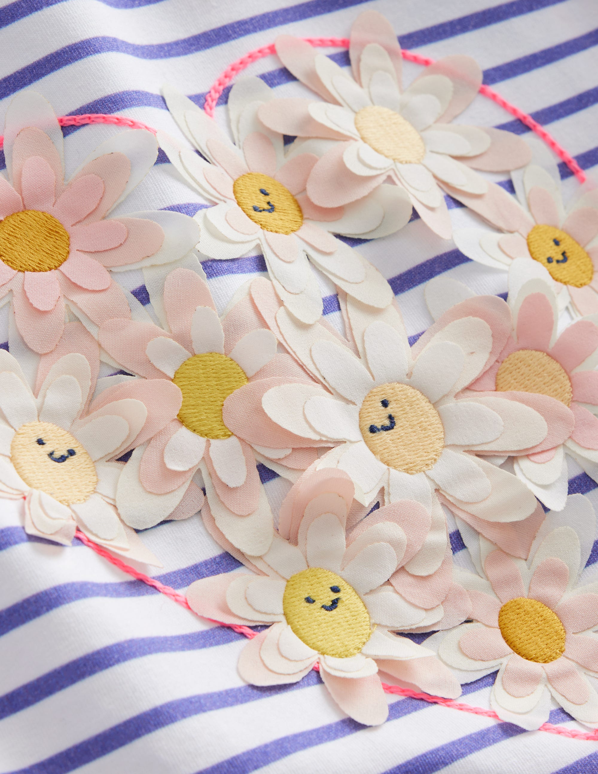 Boucle Relaxed T-shirt-Wisteria Blue/Ivory Heart - Image 3