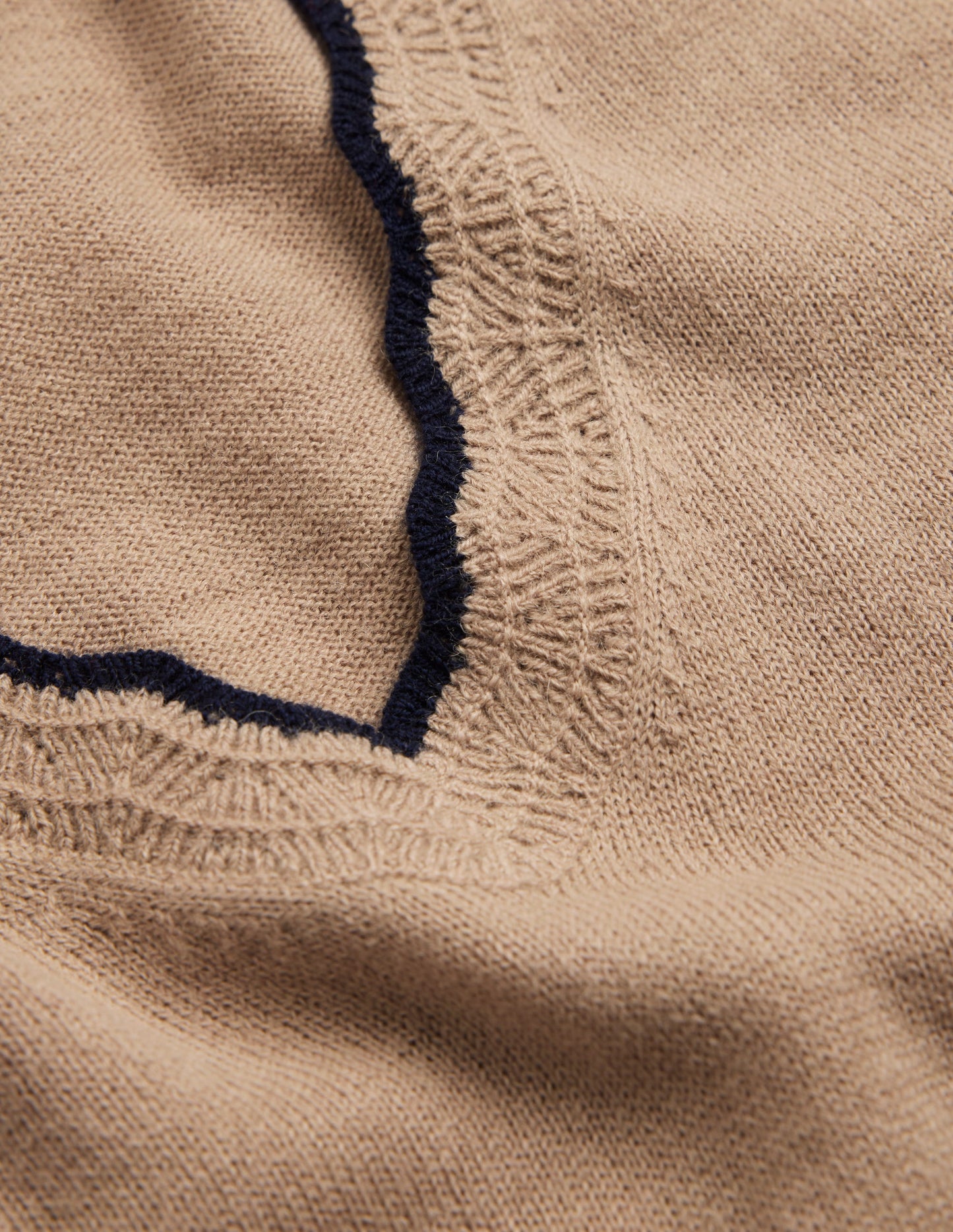 Merino Scallop V-Neck Jumper-Camel Melange