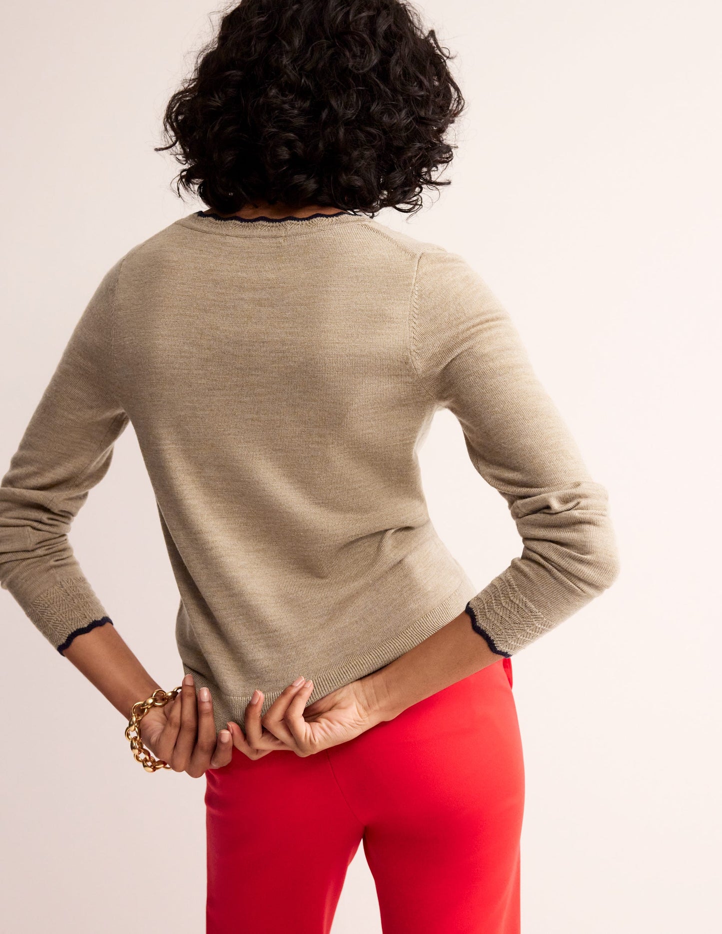 Merino Scallop V-Neck Jumper-Camel Melange