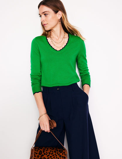 Merino Scallop V-Neck Jumper-Rich Emerald Green