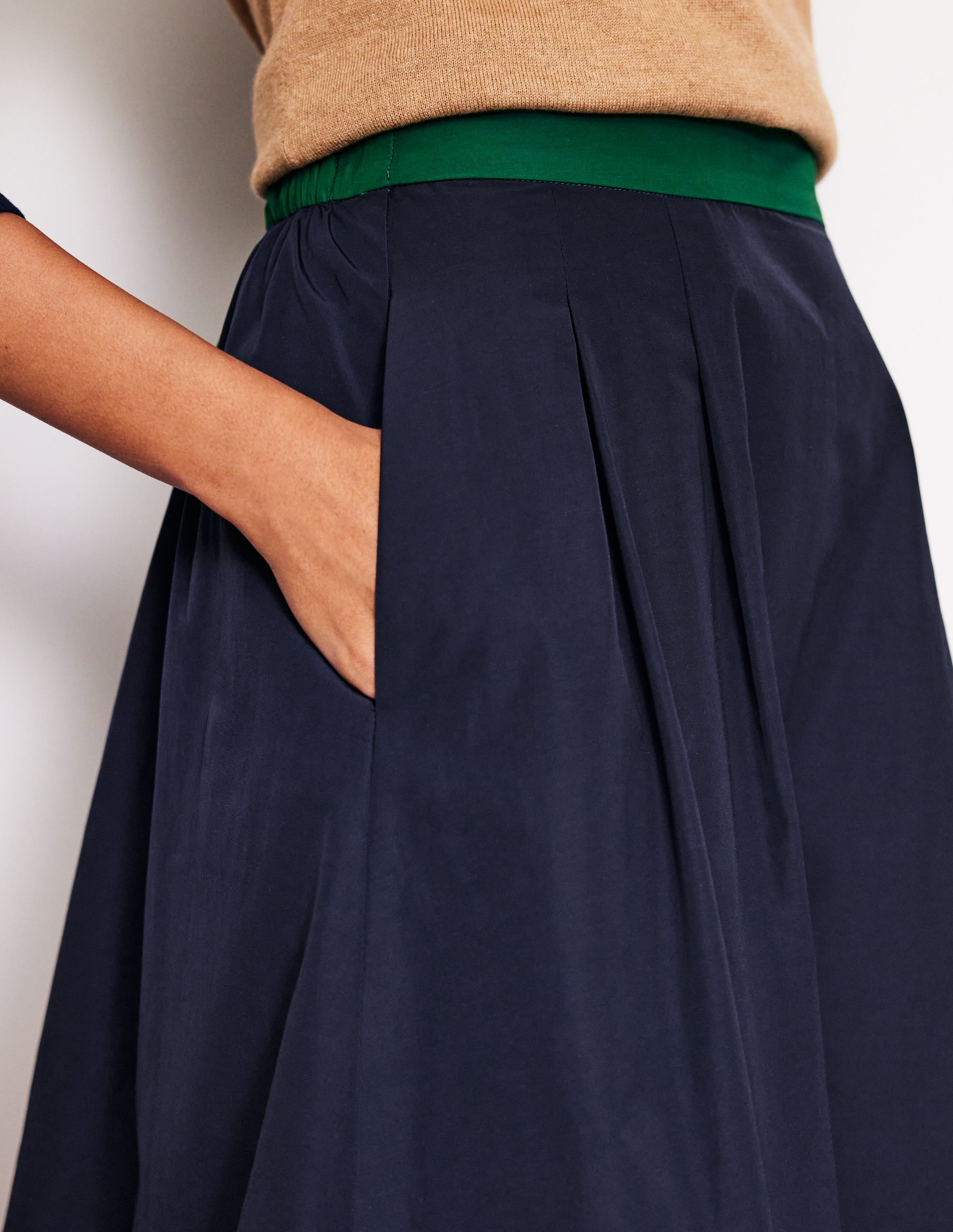Isabella Taffeta Midi Skirt-Navy/ Cherry Jam - Image 2