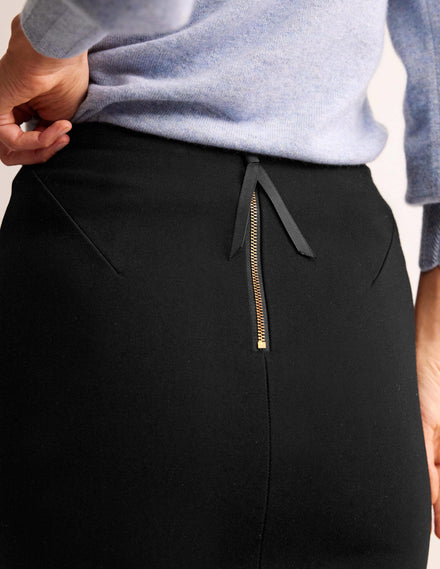 Hampshire Ponte Skirt-Black