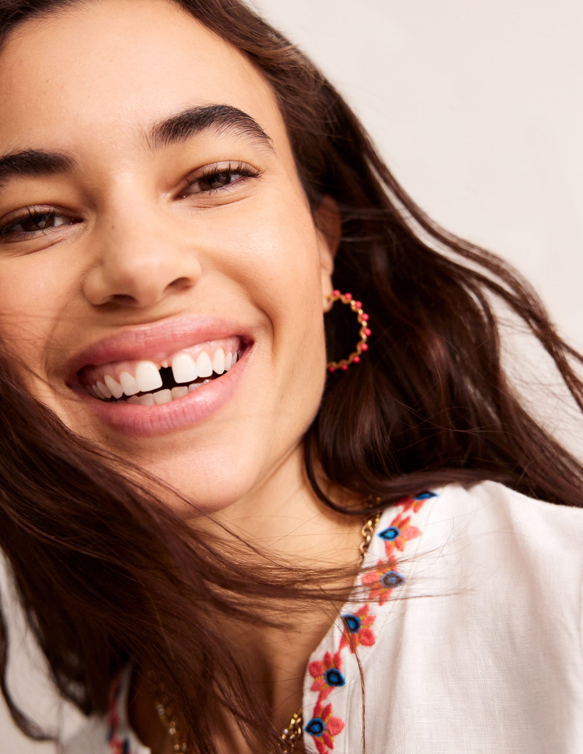 Wire Bead Hoop Earrings-Pink-1