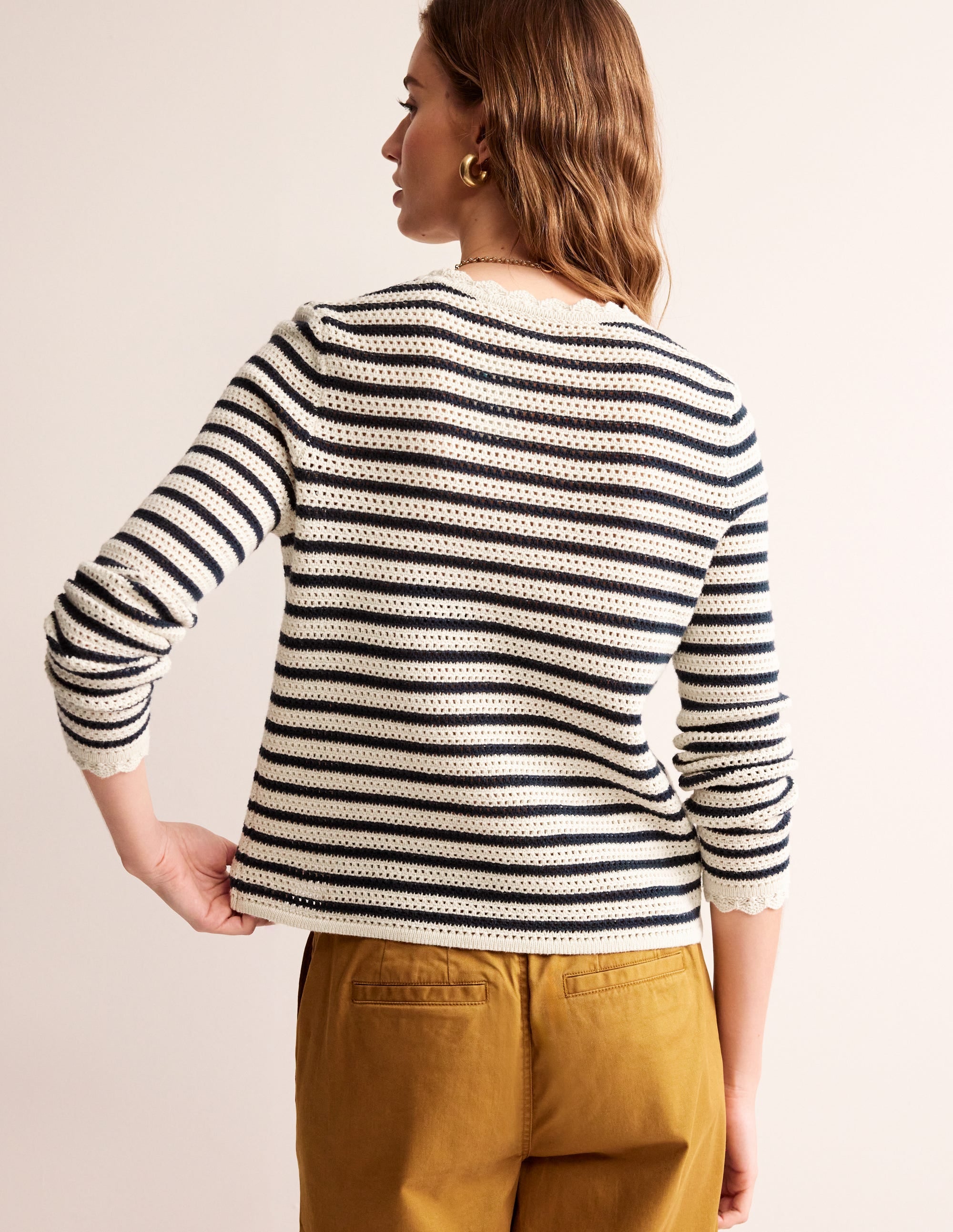 Textured Scallop Jumper-Warm Ivory/ Naval Academy - Image 3