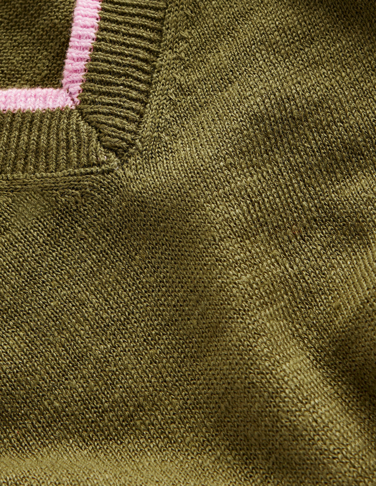 Maggie V-Neck Linen T-Shirt-Mayfly Green-6