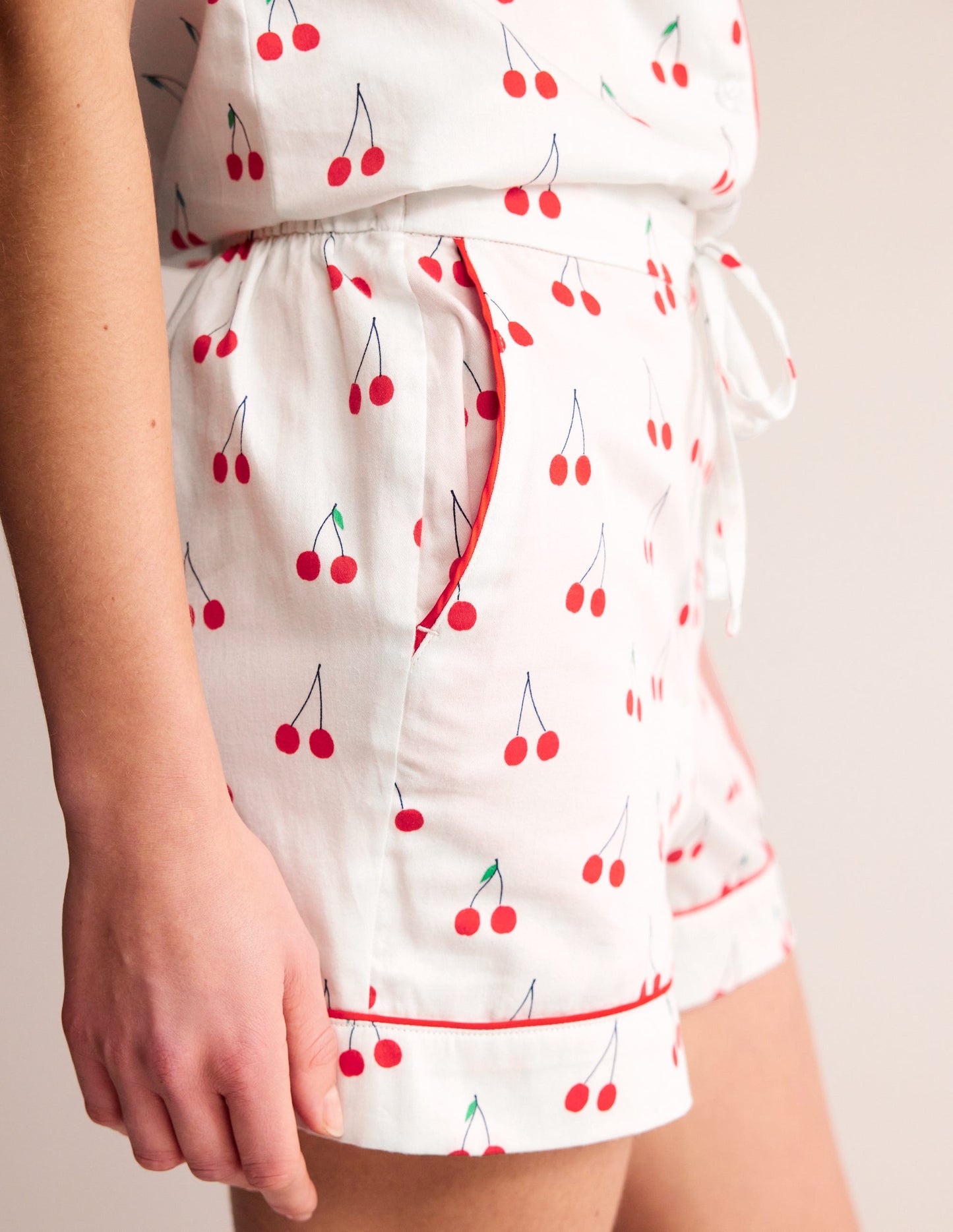 Cotton Sateen Pyjama Shorts-Ivory, Cherry Vine