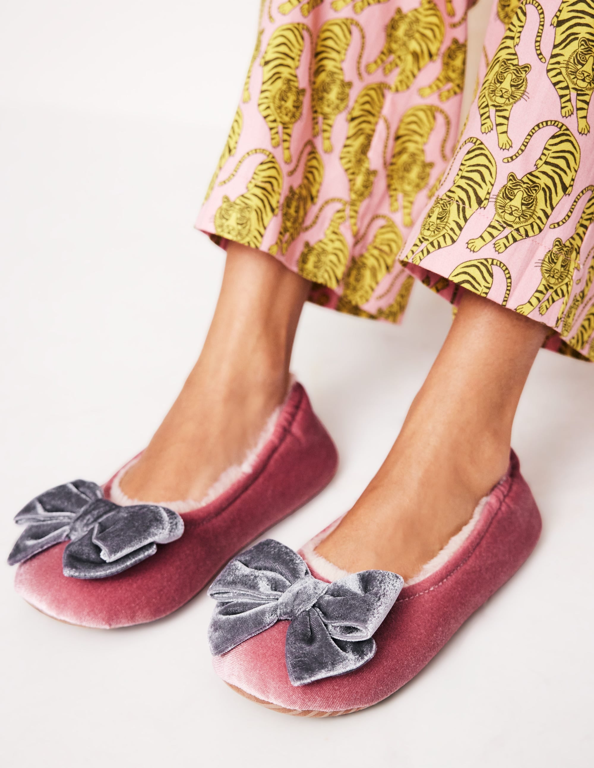 Bow Slippers-Pink - Image 1