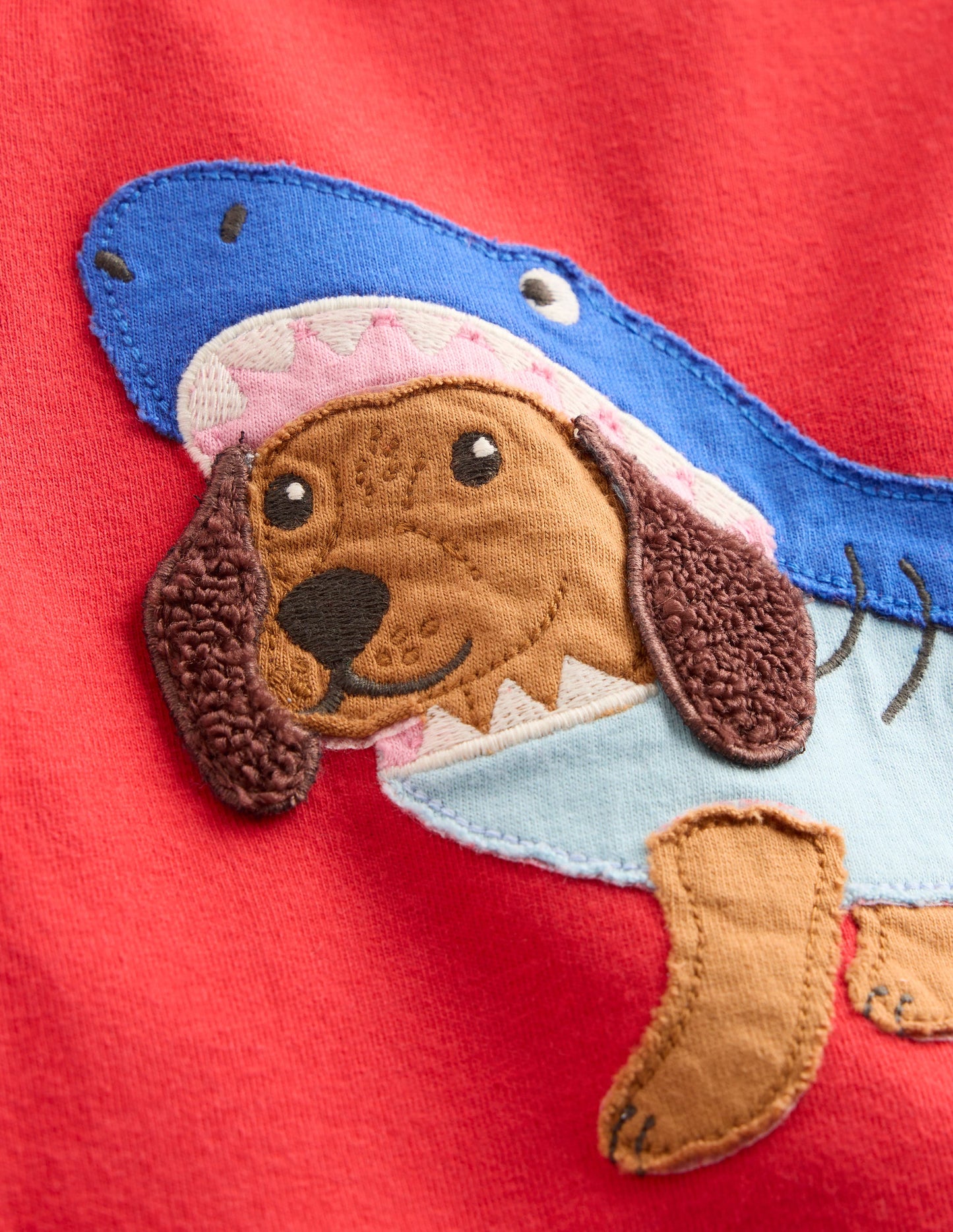 Short Sleeve Appliqué T-shirt-Rockabilly Red Dog Shark