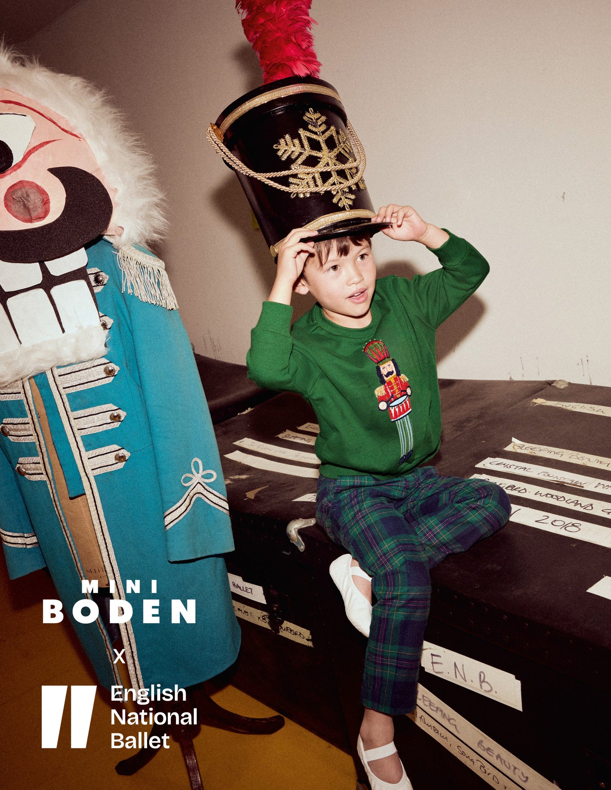 Cosy Festive Sweatshirt-Eden Nutcracker-4