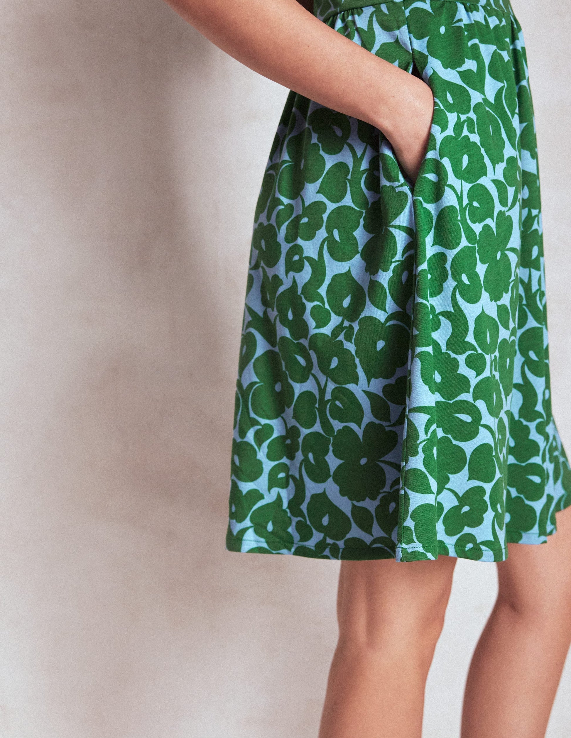 Louisa Short Jersey Dress-Highland Green, Leafy Grove-2