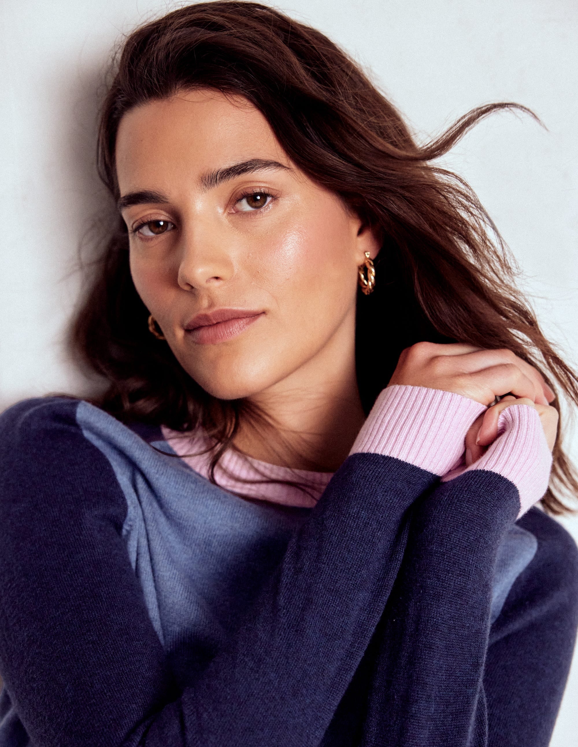 Meg Raglan Sleeve Jumper-Blue, Pink Colour Block - Image 4