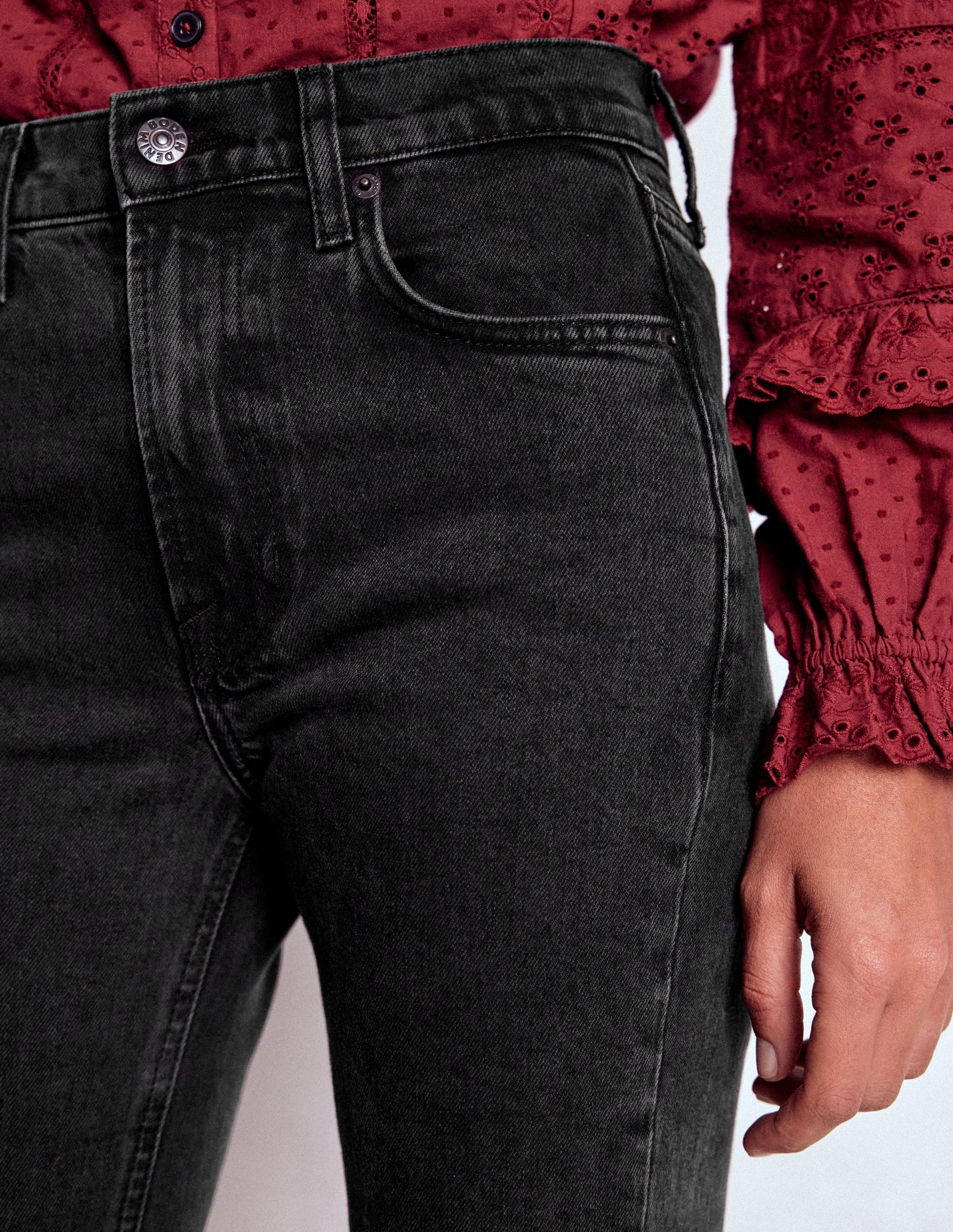 Girlfriend Jeans-Washed Black