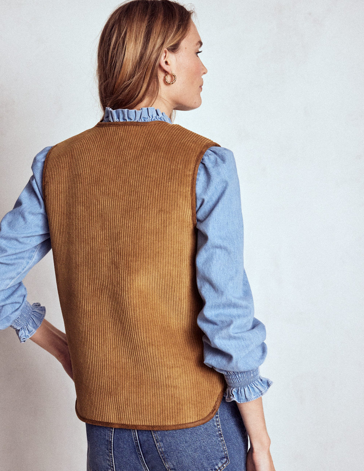 Clerkenwell Reversible Gilet-Hazelnut Brown, Natural - Image 3