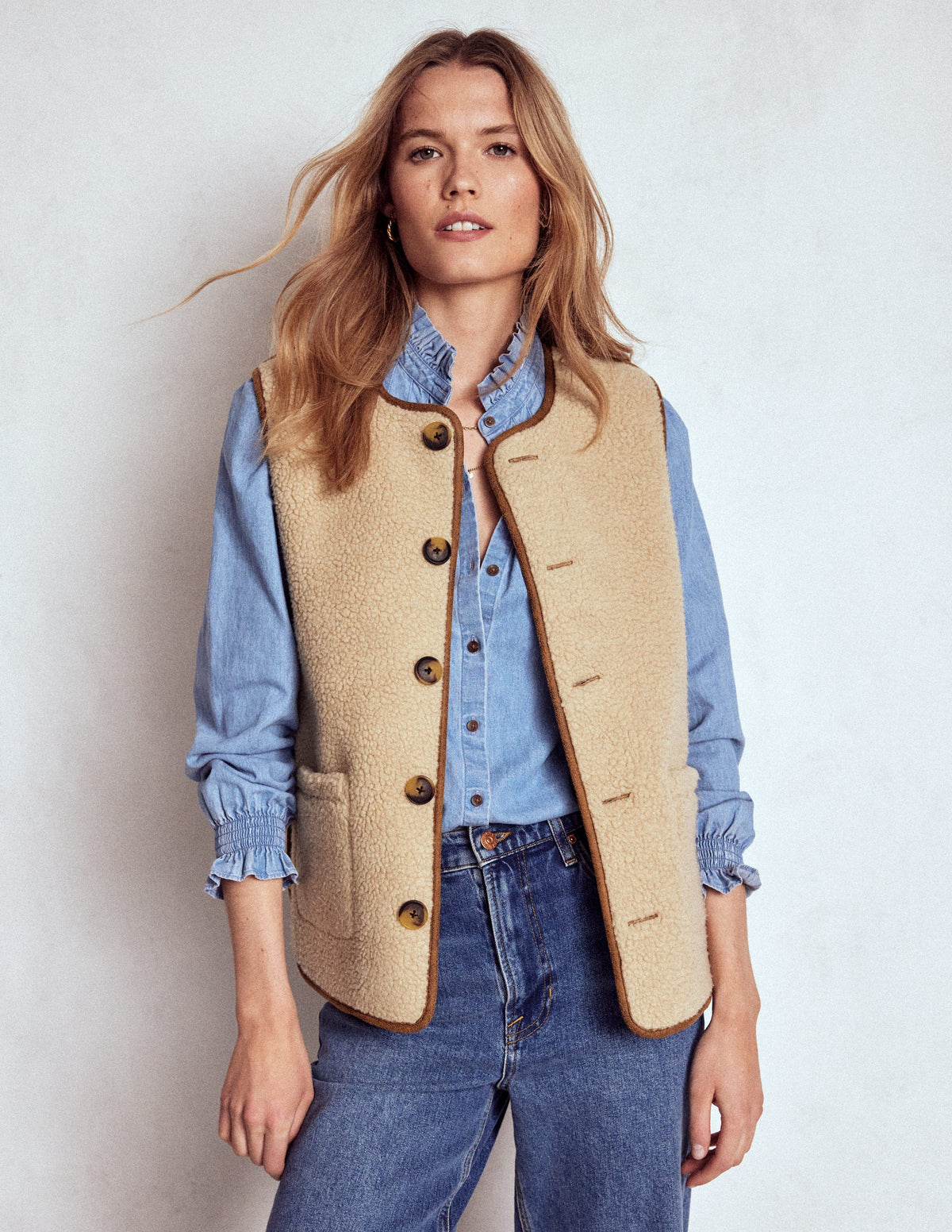 Clerkenwell Reversible Gilet-Hazelnut Brown, Natural - Image 5