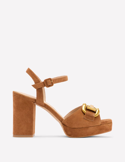 Snaffle Trim Platform Sandal-Tan