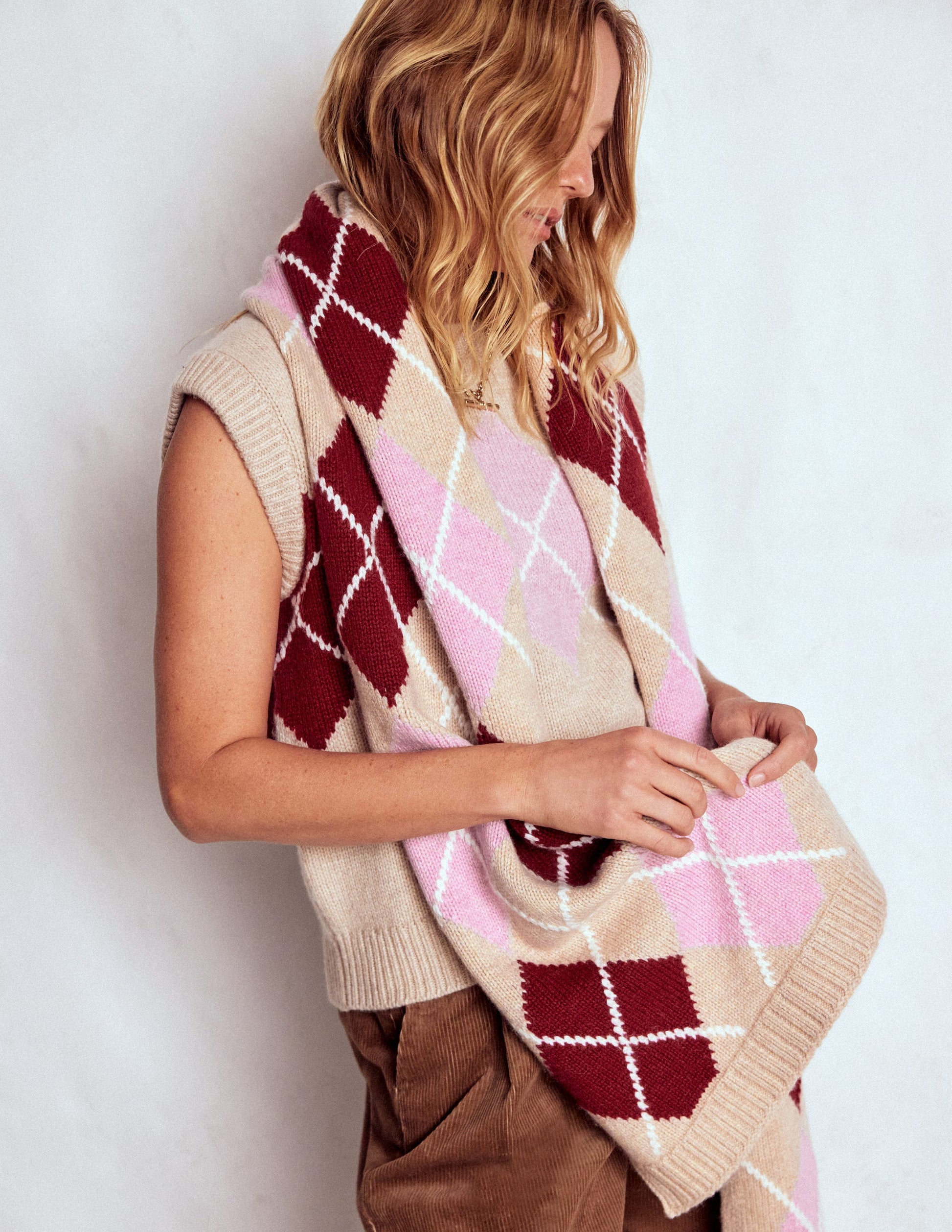 Argyle Scarf-Burgundy-3
